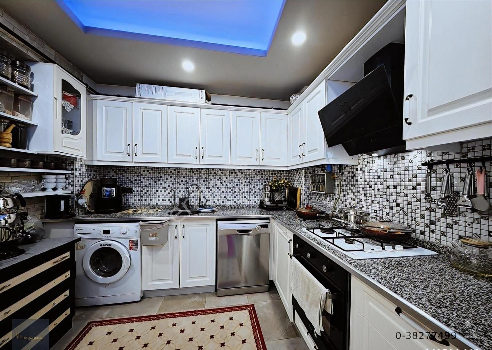 Bahçelievler'de Site İçi 2+1 120 M2 Ara Kat Ultra Lüks Satılık - Görsel 12