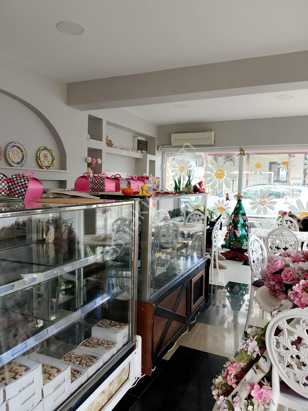 Urla Zeytinalanında Devren Kiralık Pastahane - Görsel 4