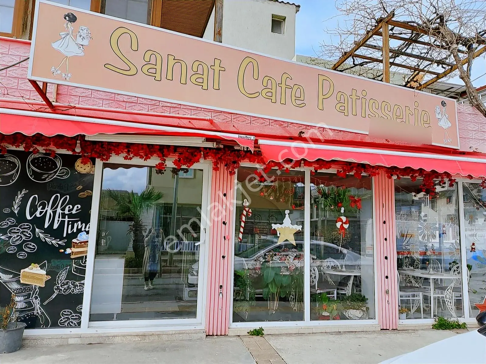 Urla Zeytinalanında Devren Kiralık Pastahane