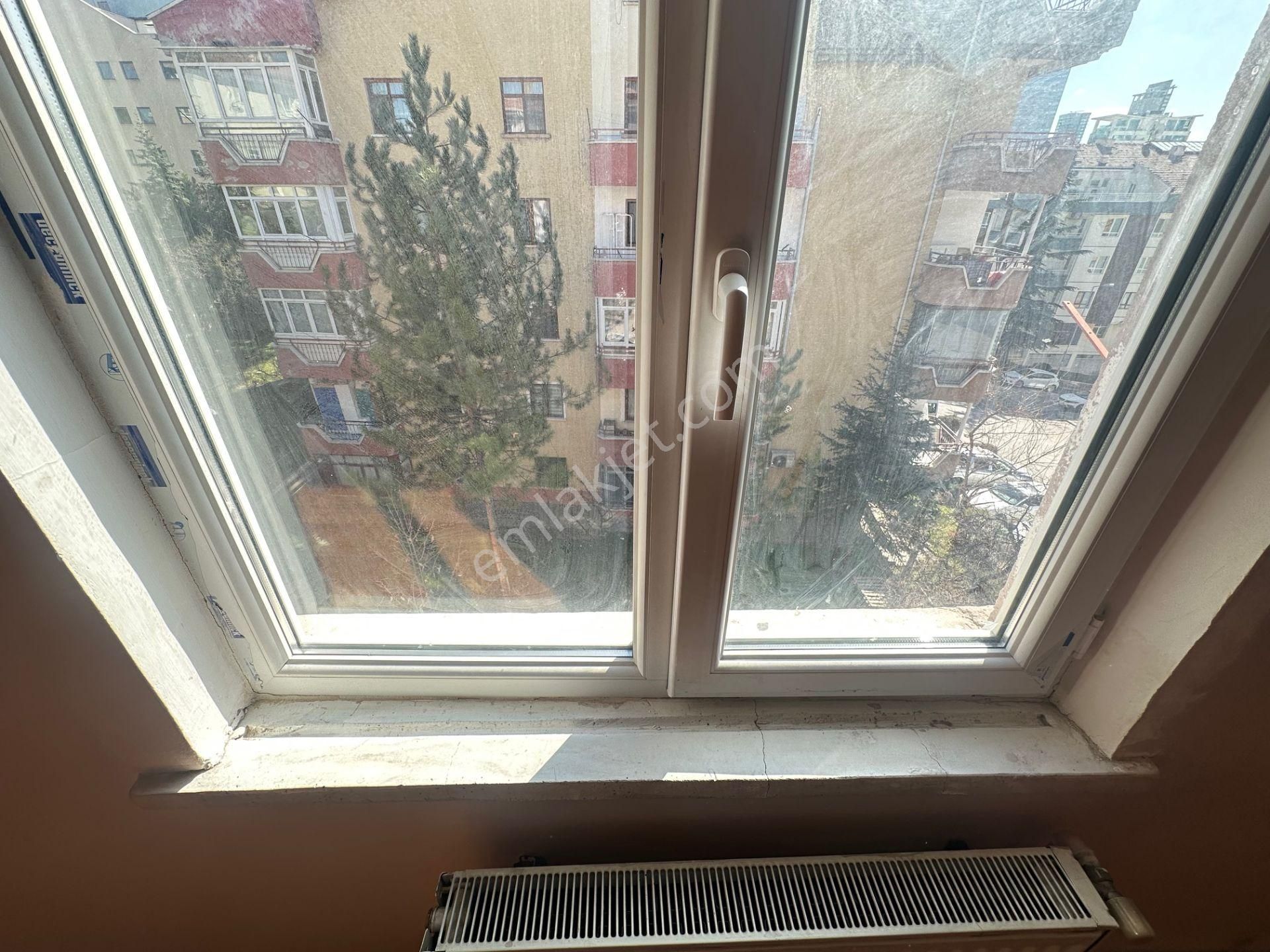 C.atıf Kansu'da Prestijli Ve Değerli Lokasyonda Kiralık Daire - Görsel 26