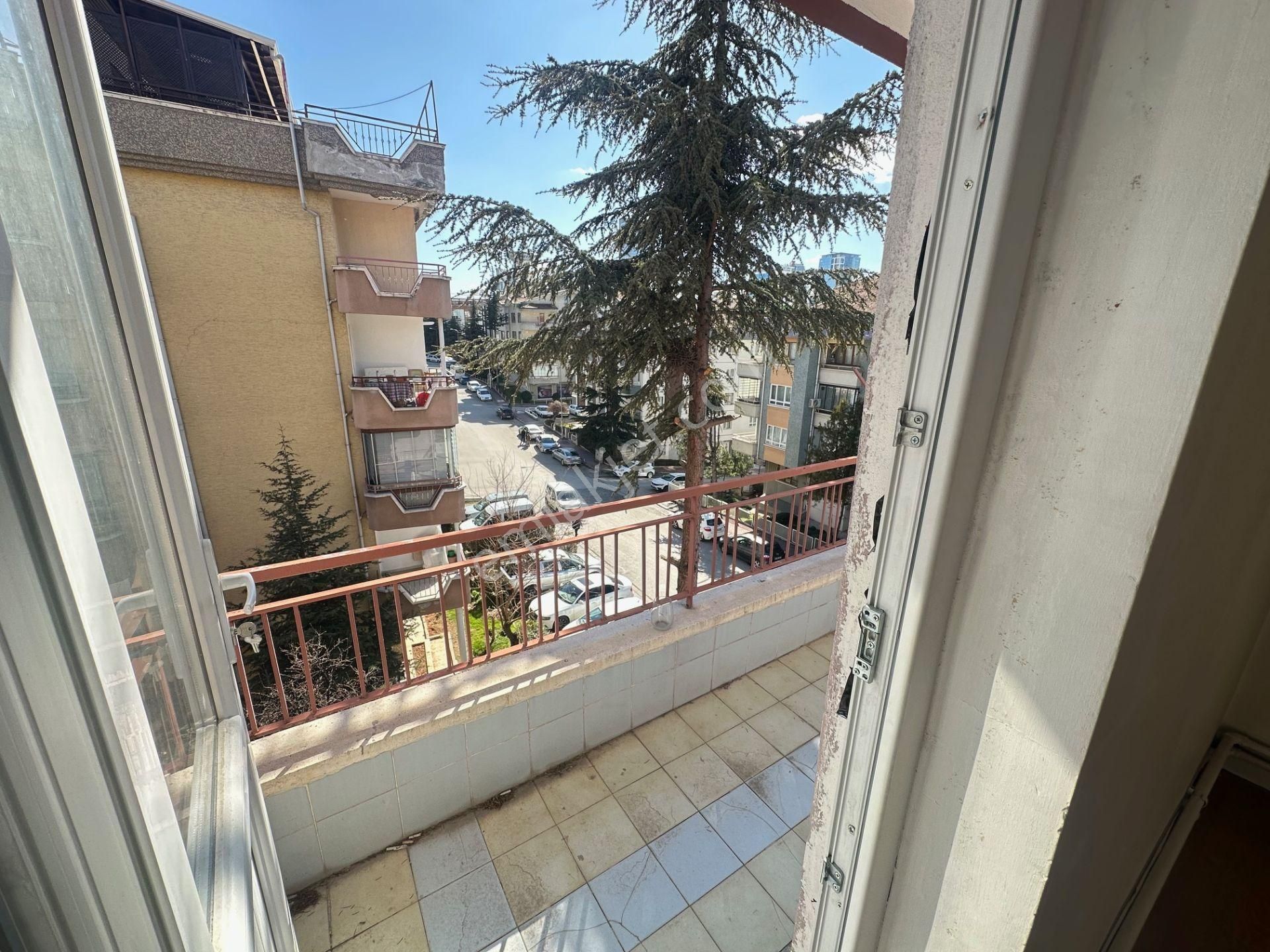 C.atıf Kansu'da Prestijli Ve Değerli Lokasyonda Kiralık Daire - Görsel 13