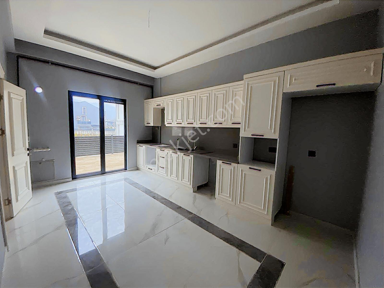 Gümüştepe'de Doğa Manzaralı Villa - Görsel 3