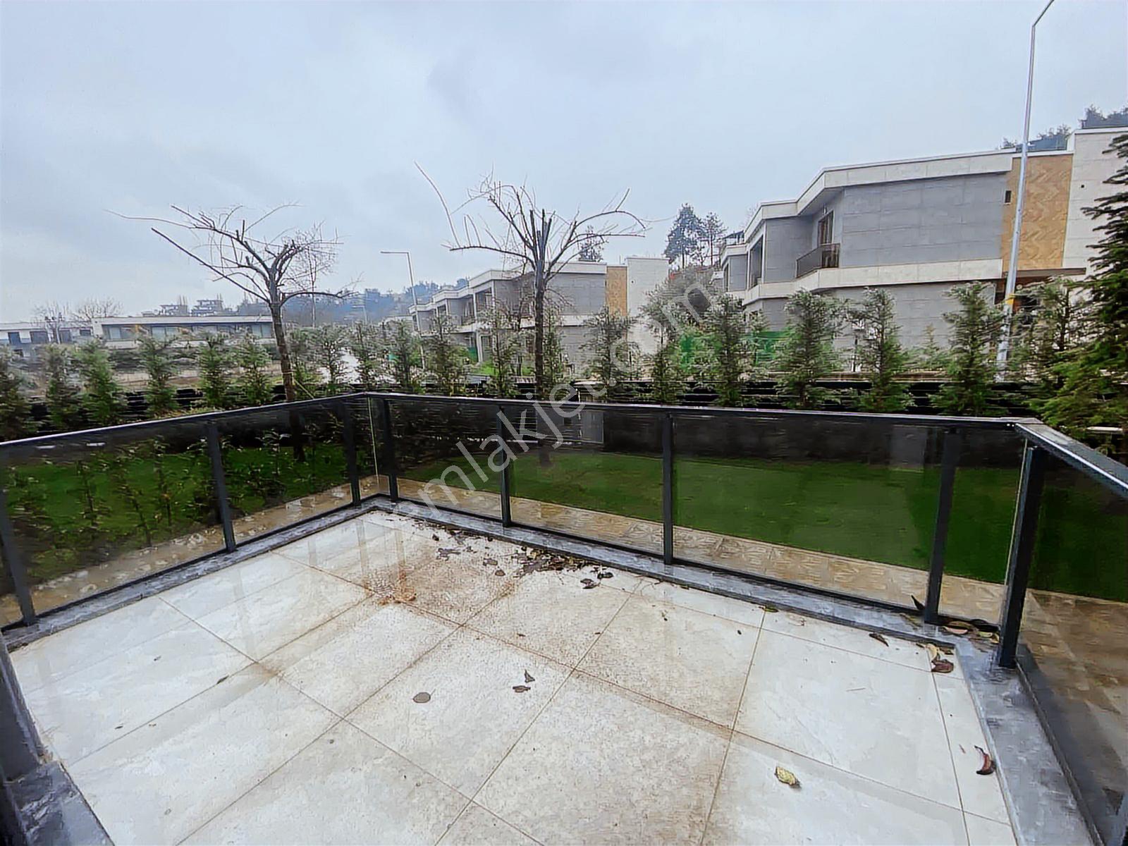 Gümüştepe'de Doğa Manzaralı Villa - Görsel 9