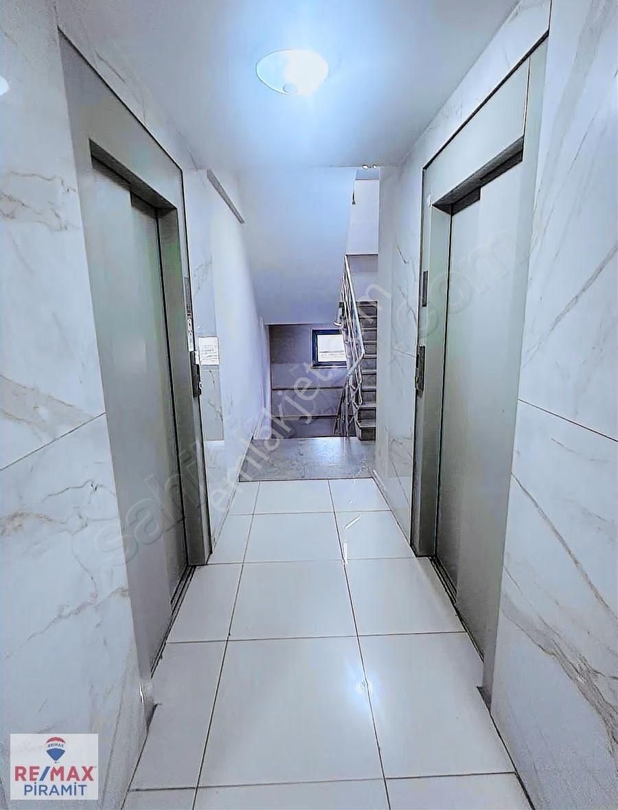 Ataşehir Esatpaşa'da Özel Tasarım 2+1 Satılık Daire - Görsel 2