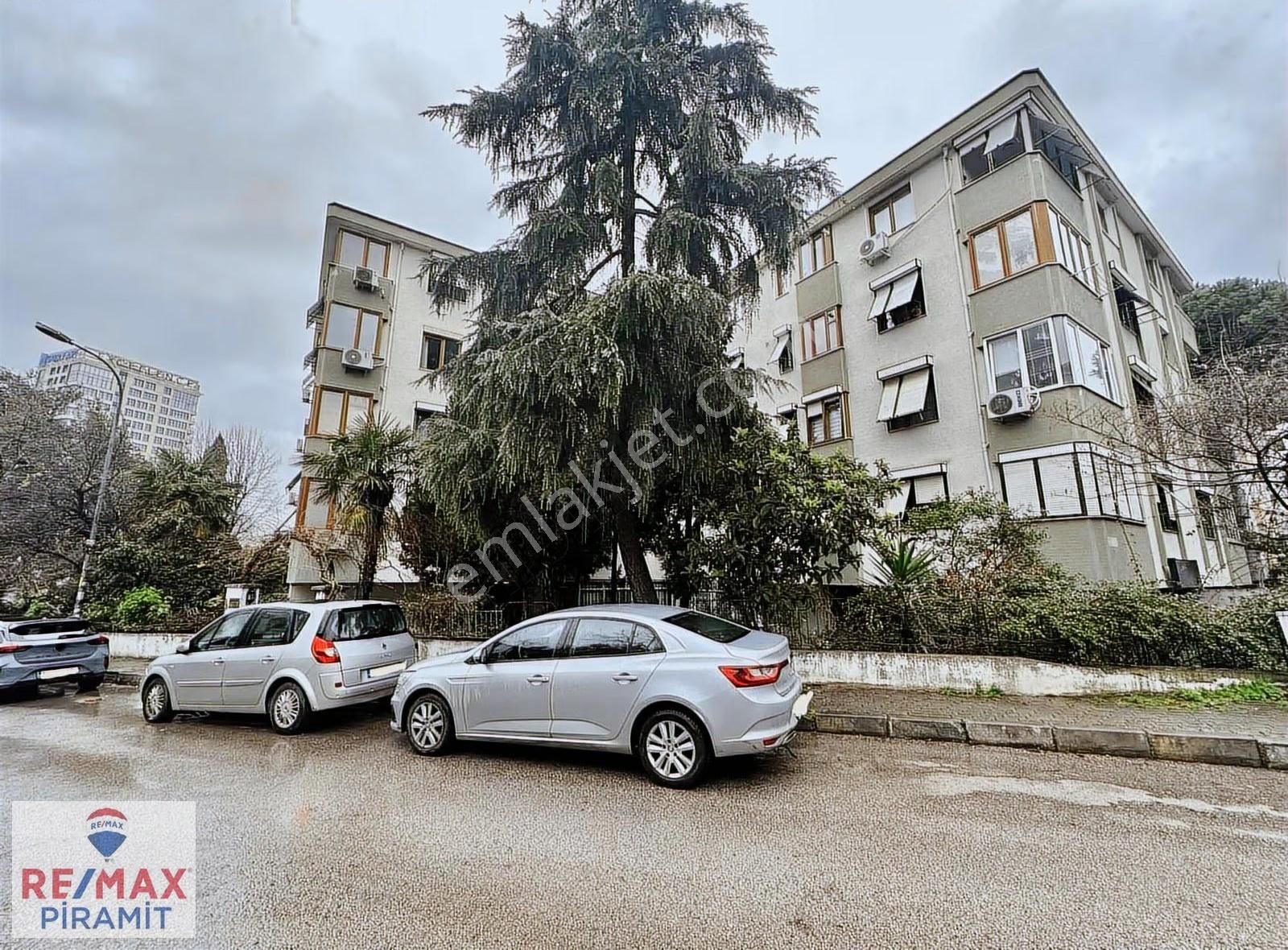 Acıbadem'de Kiralık 3+1 Daire