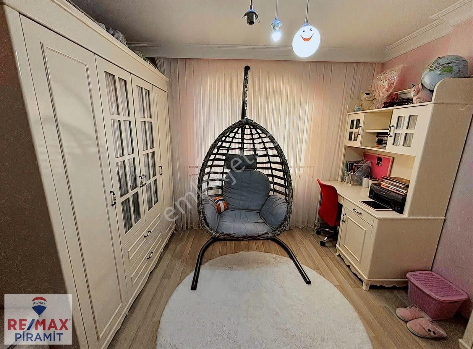 Atatürk Mahallesi Metroya Yakın,otoparklı,iskanlı 3+1 Daire - Görsel 4