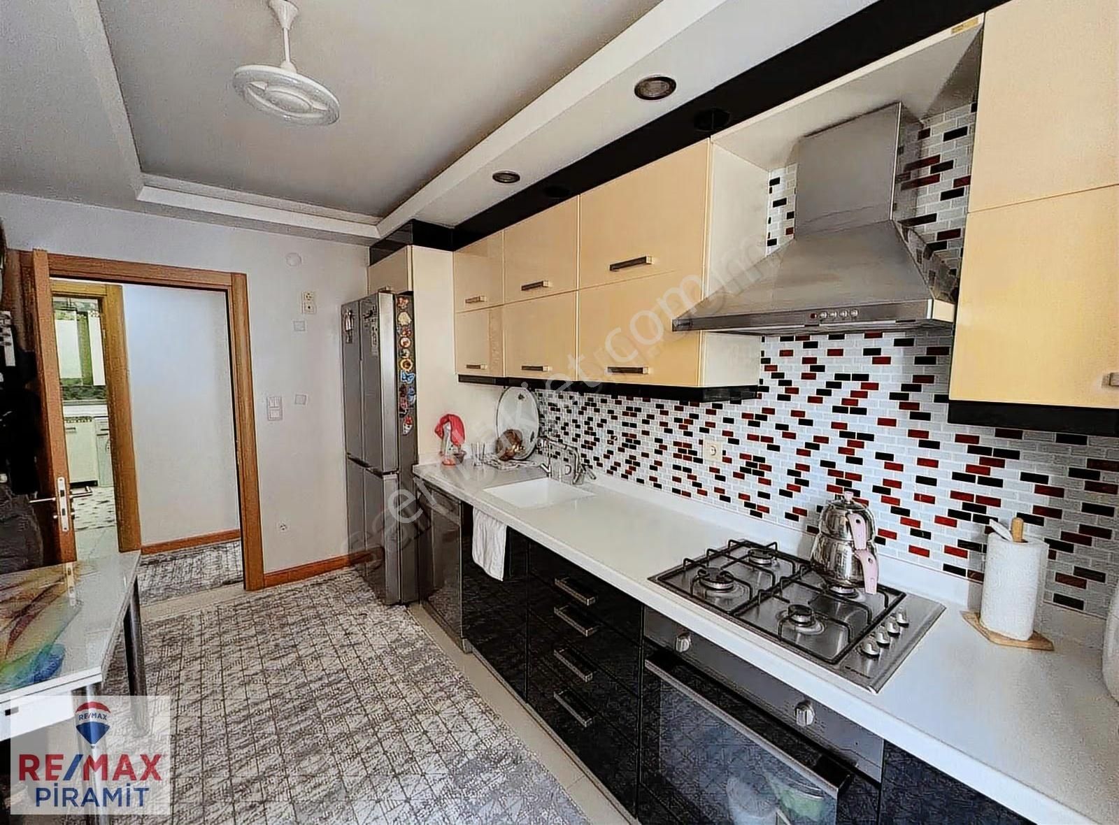 Atatürk Mahallesi Metroya Yakın,otoparklı,iskanlı 3+1 Daire - Görsel 15