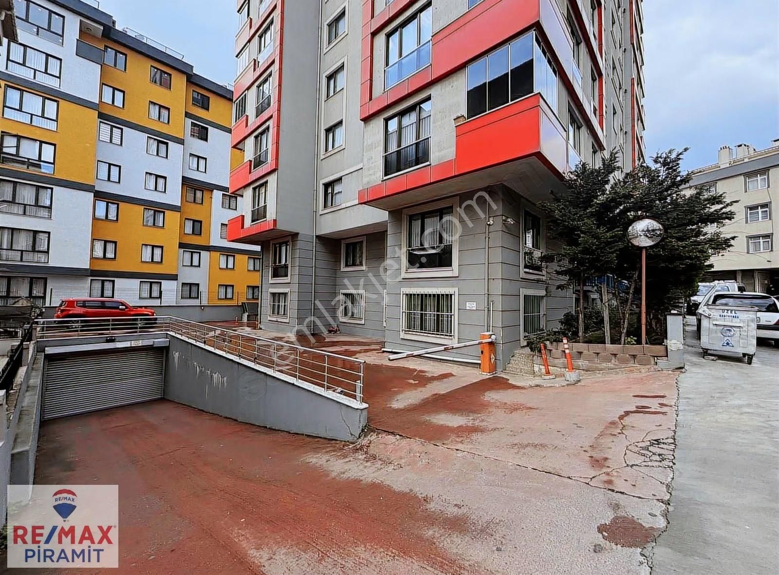 Atatürk Mahallesi Metroya Yakın,otoparklı,iskanlı 3+1 Daire - Görsel 9