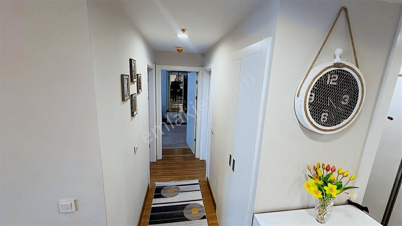 Bahçeşehir Göl Panaroma Da.kat32 Göl Deniz Manzaralı Full Eşyalı - Görsel 2