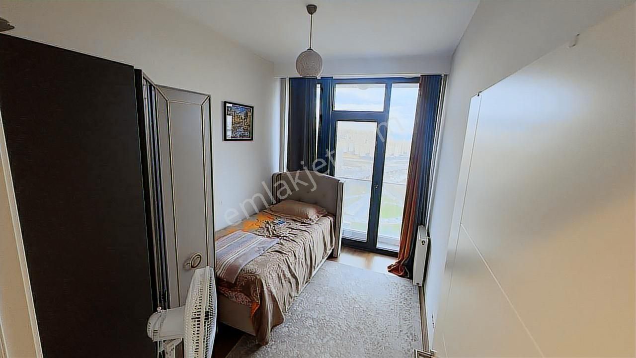 Bahçeşehir Göl Panaroma Da.kat32 Göl Deniz Manzaralı Full Eşyalı - Görsel 3