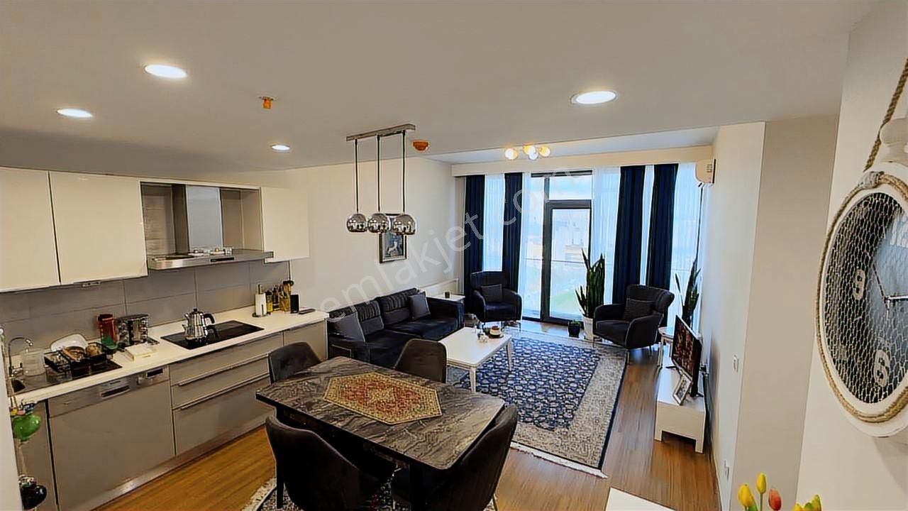 Bahçeşehir Göl Panaroma Da.kat32 Göl Deniz Manzaralı Full Eşyalı - Görsel 10