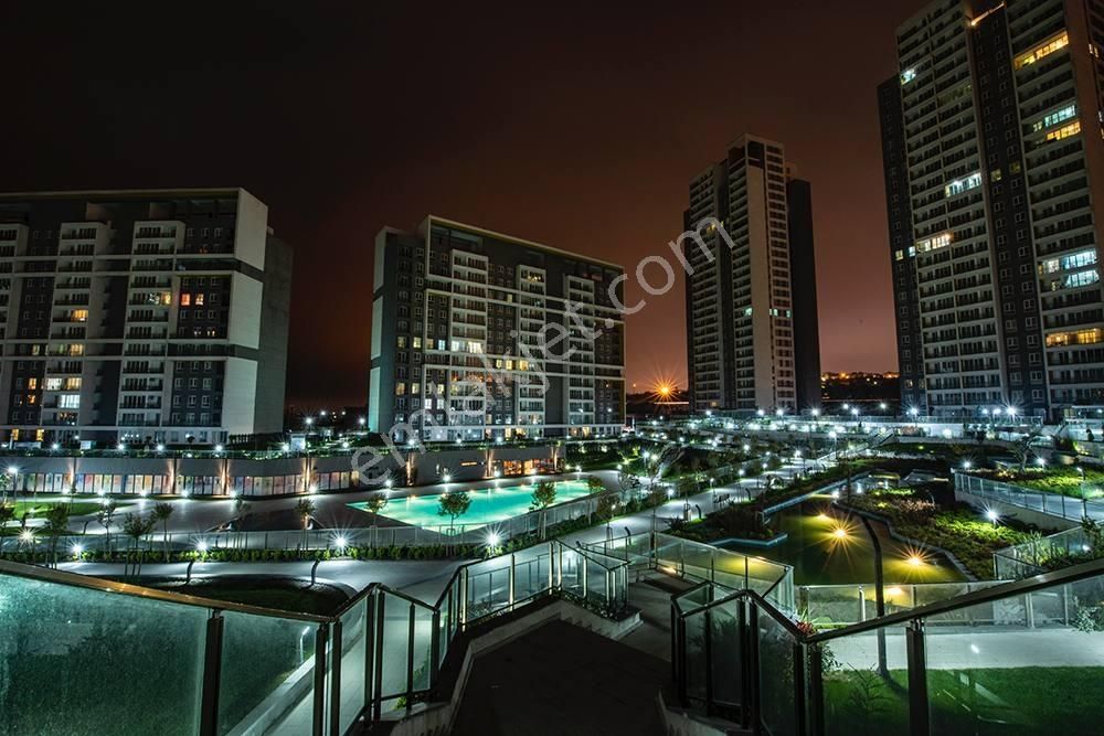Bahçeşehir Göl Panaroma Da.kat32 Göl Deniz Manzaralı Full Eşyalı - Görsel 24