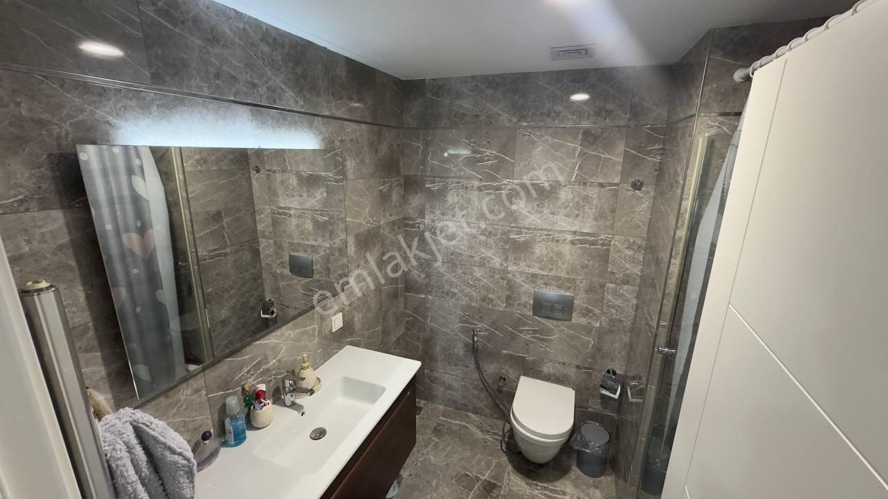 Bahçeşehir Göl Panaroma Da.kat32 Göl Deniz Manzaralı Full Eşyalı - Görsel 6