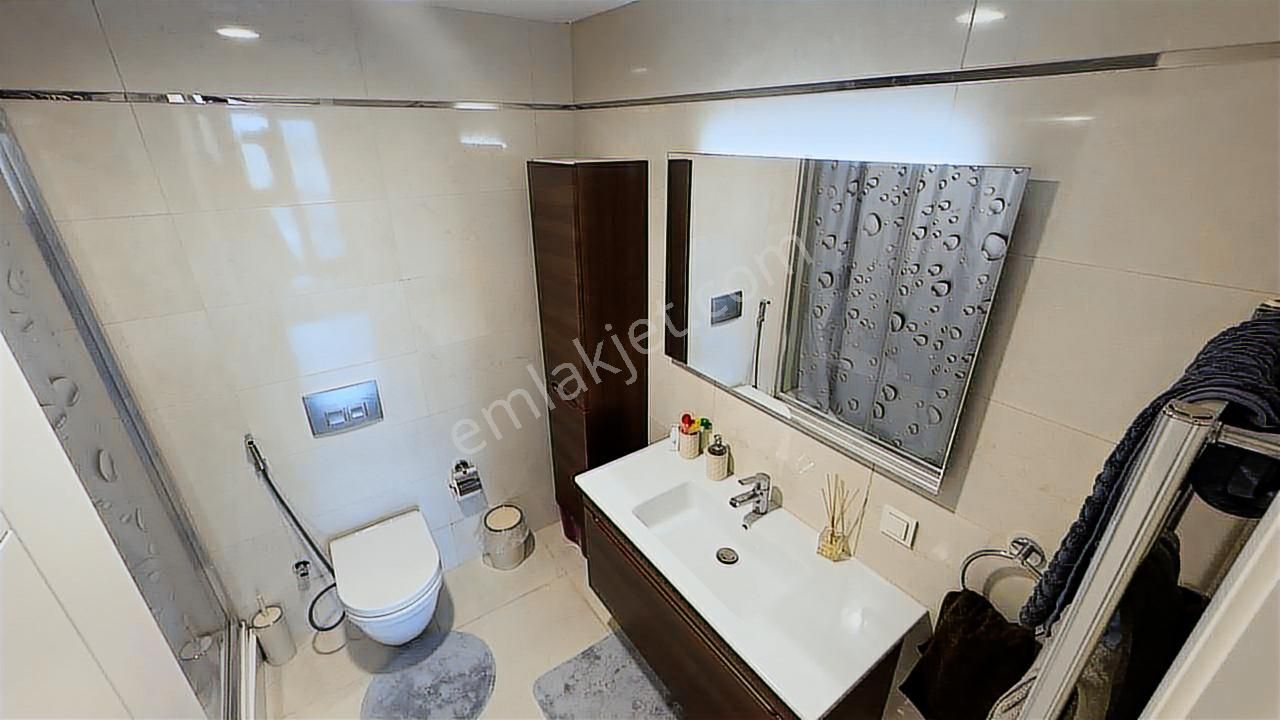 Bahçeşehir Göl Panaroma Da.kat32 Göl Deniz Manzaralı Full Eşyalı - Görsel 16