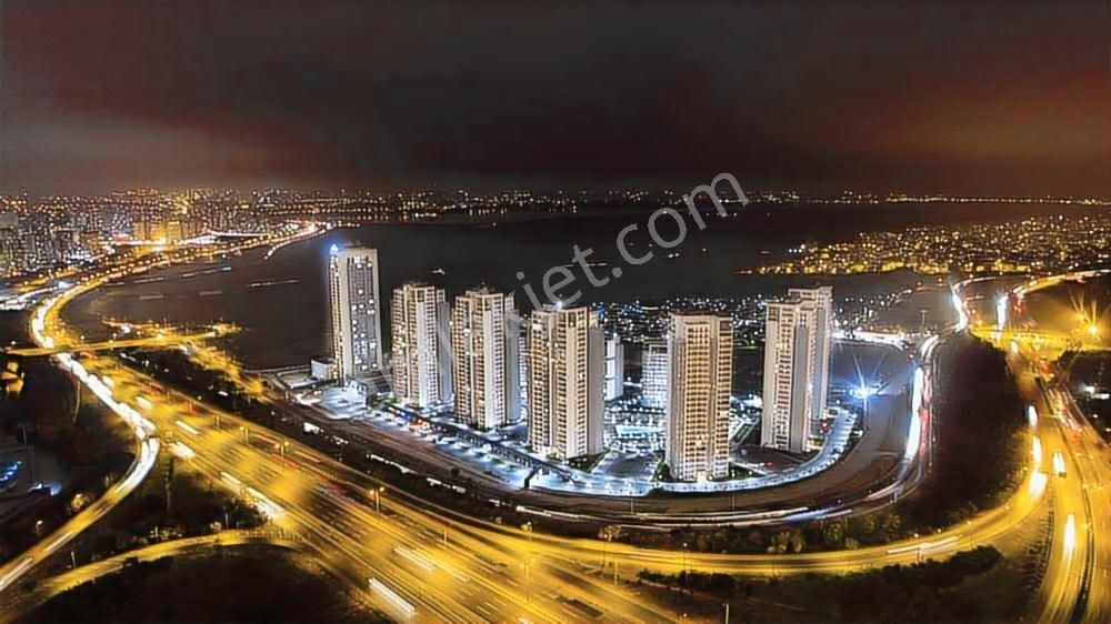 Bahçeşehir Göl Panaroma Da.kat32 Göl Deniz Manzaralı Full Eşyalı