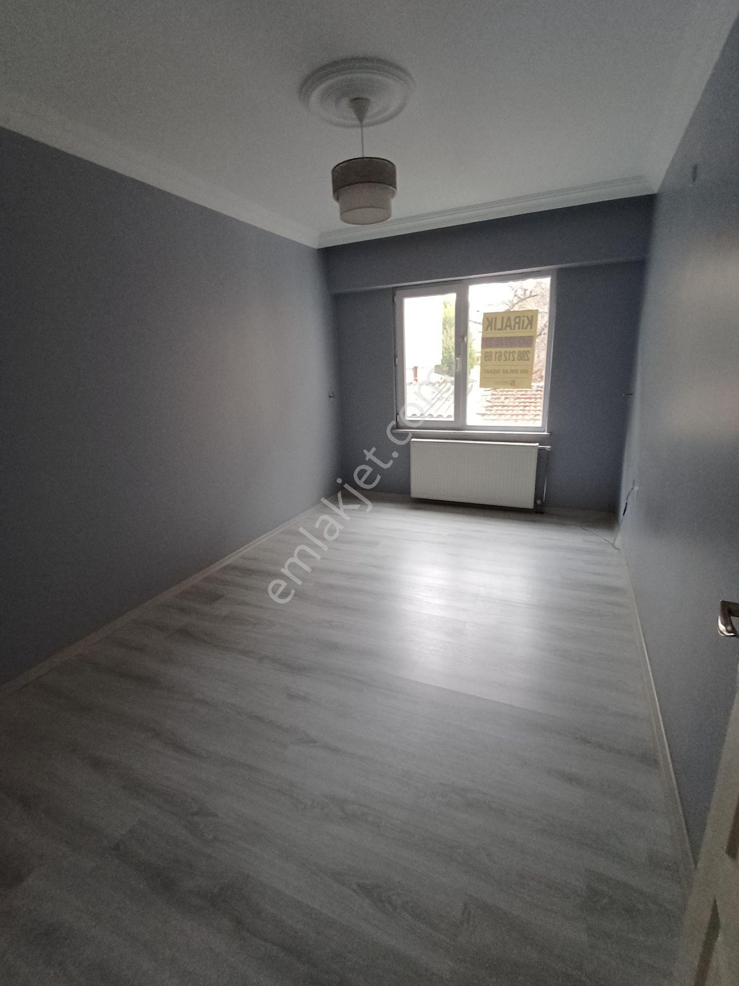 İstasyon Mahallesinde Kiralık Yüksek Girişli 2+1 Daire - Görsel 11