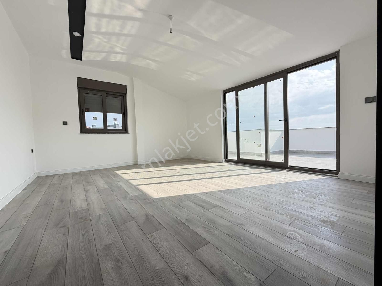 Zamur Garden'da Havuz Cepheli Yerden Isıtmalı 5+1 Dublex - Görsel 26