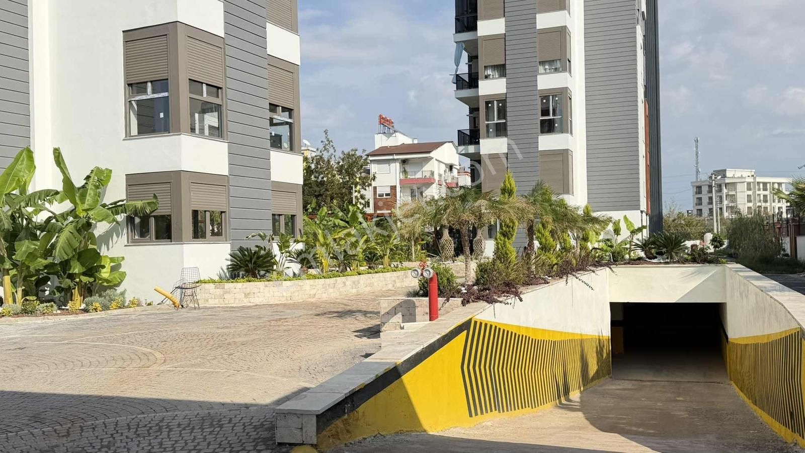 Zamur Garden'da Havuz Cepheli Yerden Isıtmalı 5+1 Dublex - Görsel 20