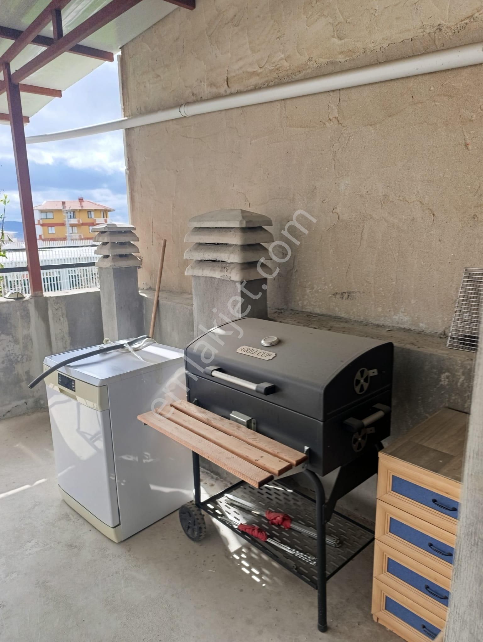 Bornova İnönü Mah. 2+1 Doğalgazlı Bahçeli Kiralık Daire - Görsel 2