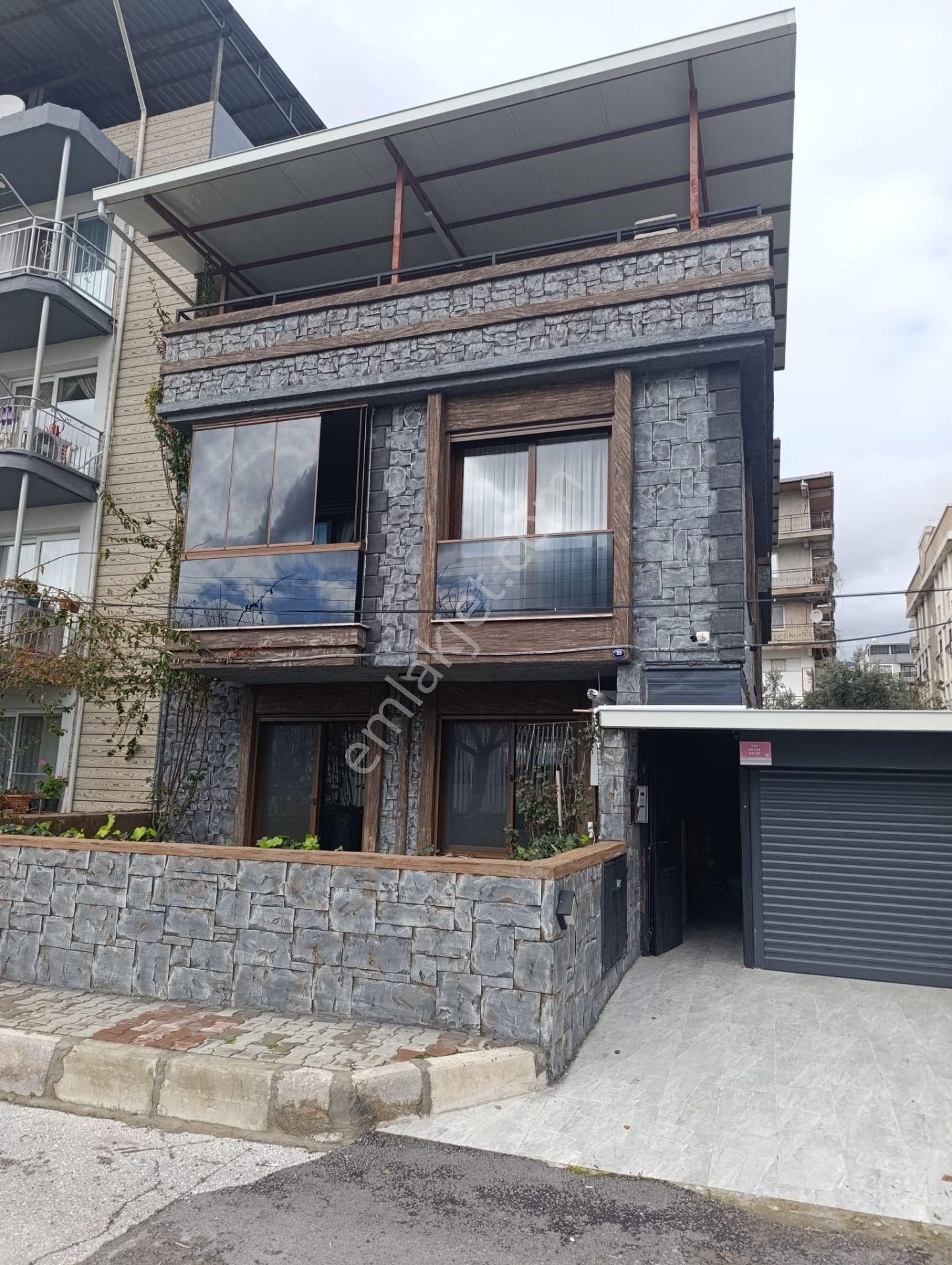 Bornova İnönü Mah. 2+1 Doğalgazlı Bahçeli Kiralık Daire