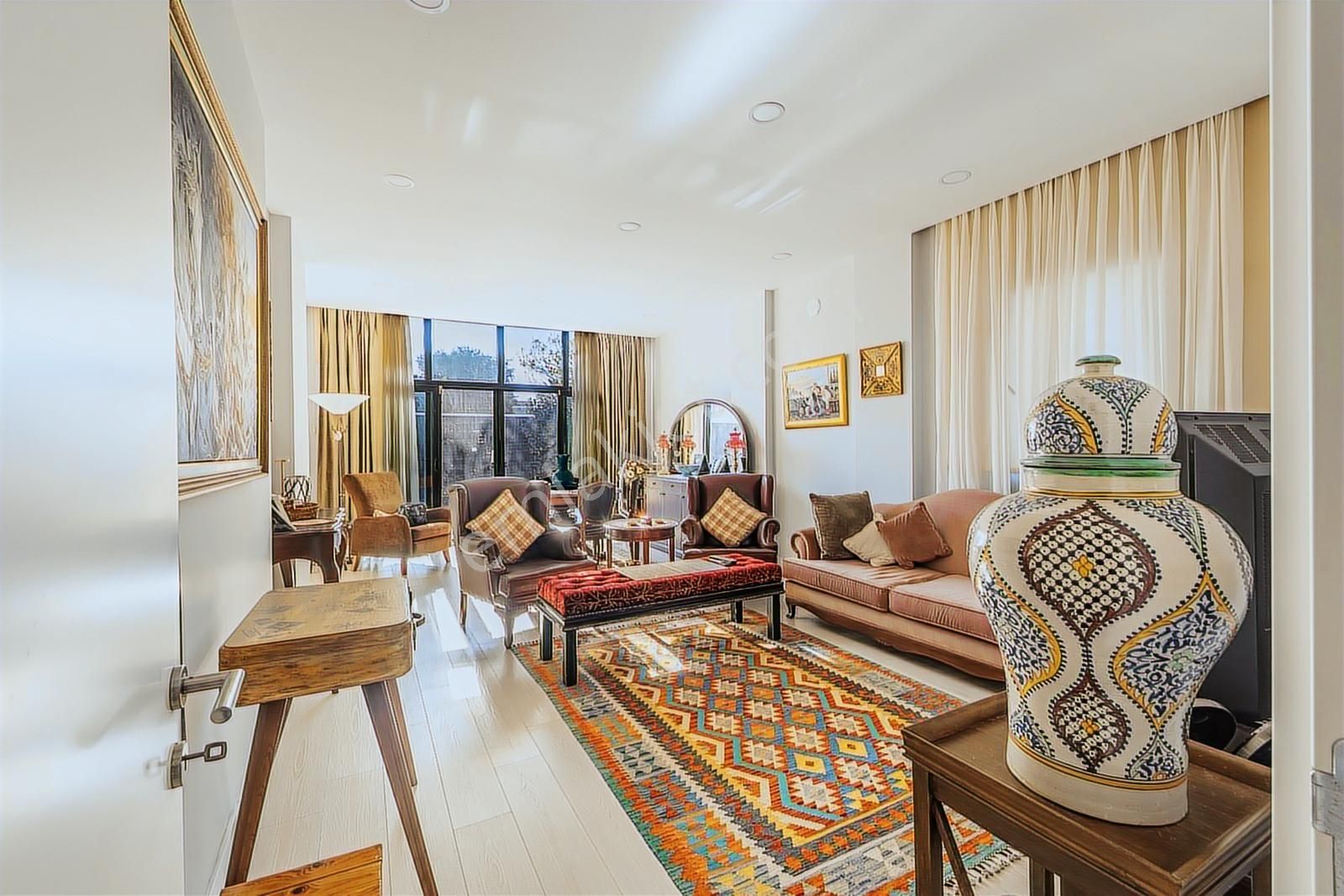 Denize Yürüme Mesafesinde, Tek Katlı, Havuzlu Müstakil Villa - Görsel 8