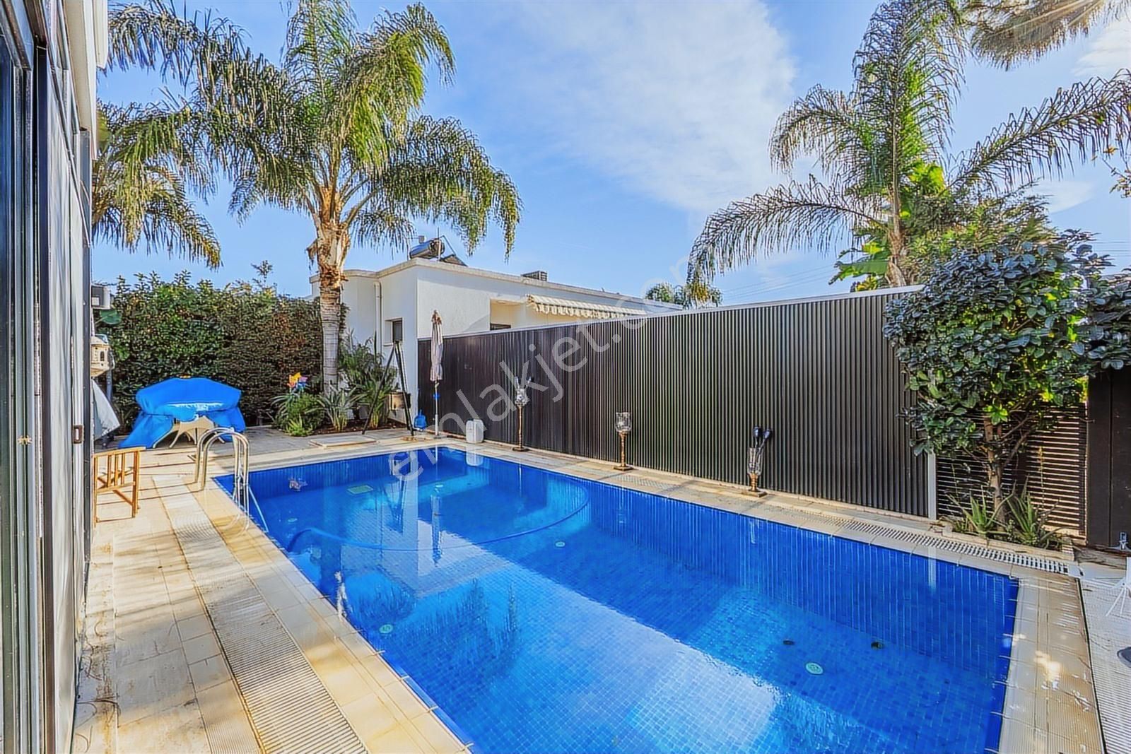 Denize Yürüme Mesafesinde, Tek Katlı, Havuzlu Müstakil Villa - Görsel 33