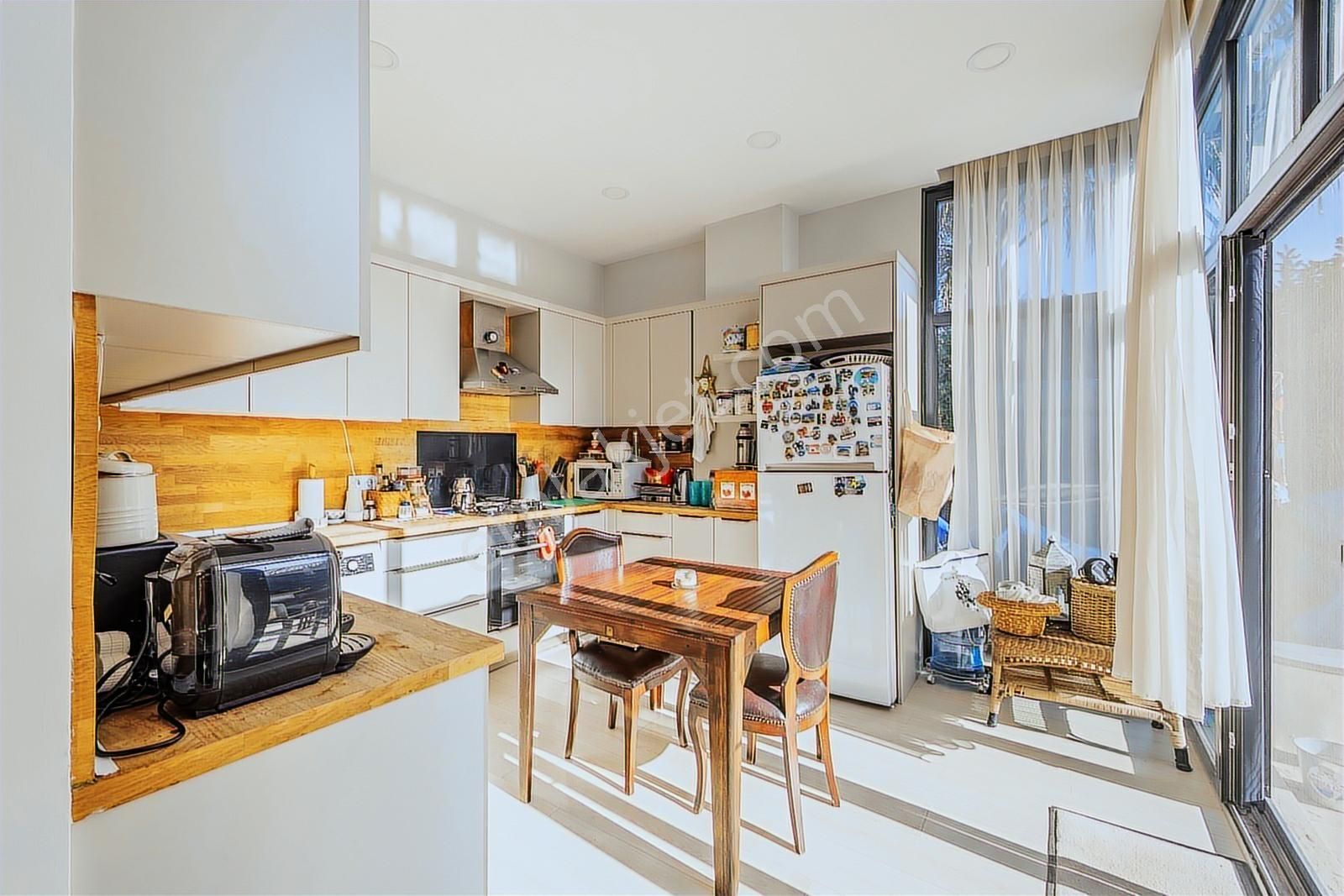 Denize Yürüme Mesafesinde, Tek Katlı, Havuzlu Müstakil Villa - Görsel 21