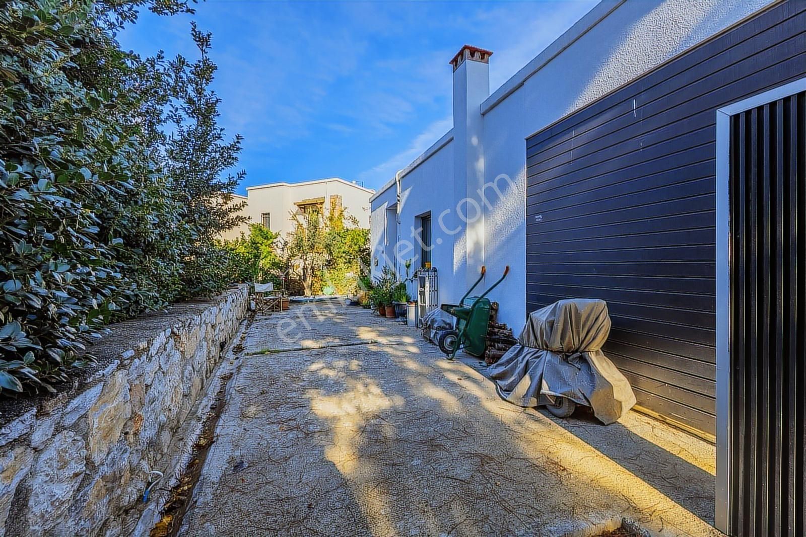 Denize Yürüme Mesafesinde, Tek Katlı, Havuzlu Müstakil Villa - Görsel 25