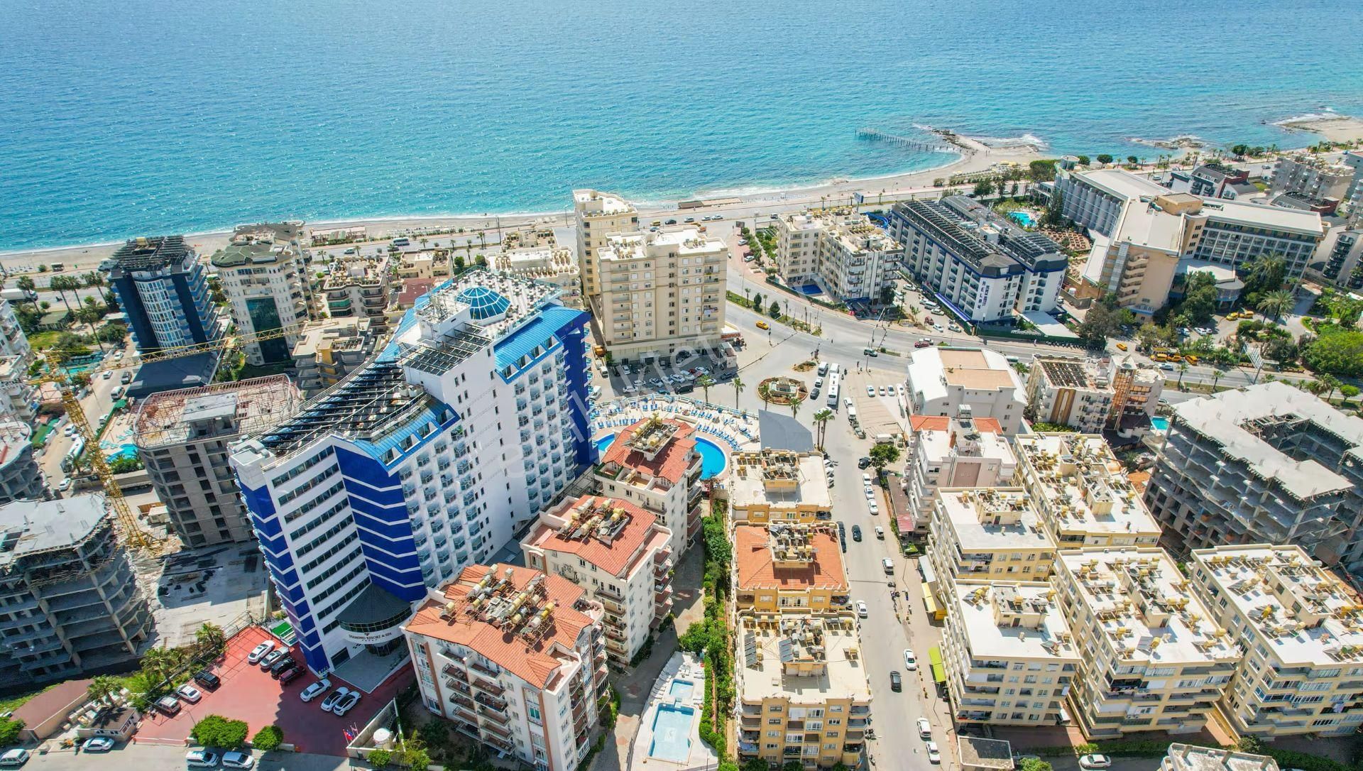 Alanya Tosmur'da Havuzlu Sitede Full Eşyalı 2+1 Kiralık Daire