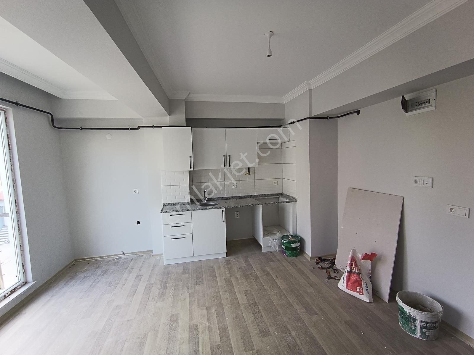 Çınarlı Mah. Çevre Yoluna Yakın Satılık Sıfır 1+1