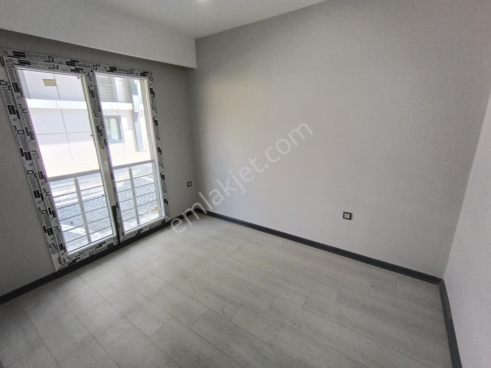 Atatürk Mah. File Market Arkasında Satılık İskanlı Sıfır 1+1 - Görsel 4