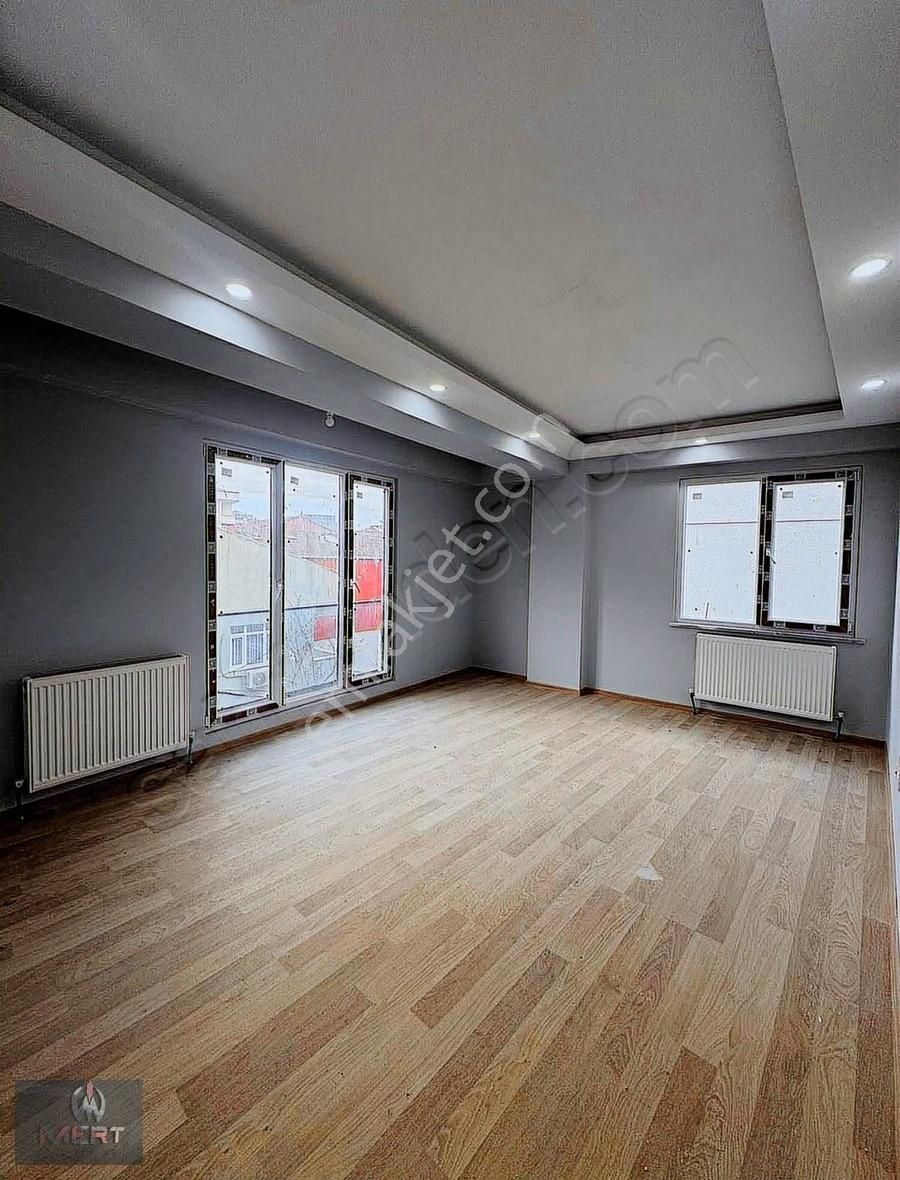 Çekmeköy / Ekşioğlu Mah. Lüks Yapım 2+1 Ara Kat Daire Sıfır Bina