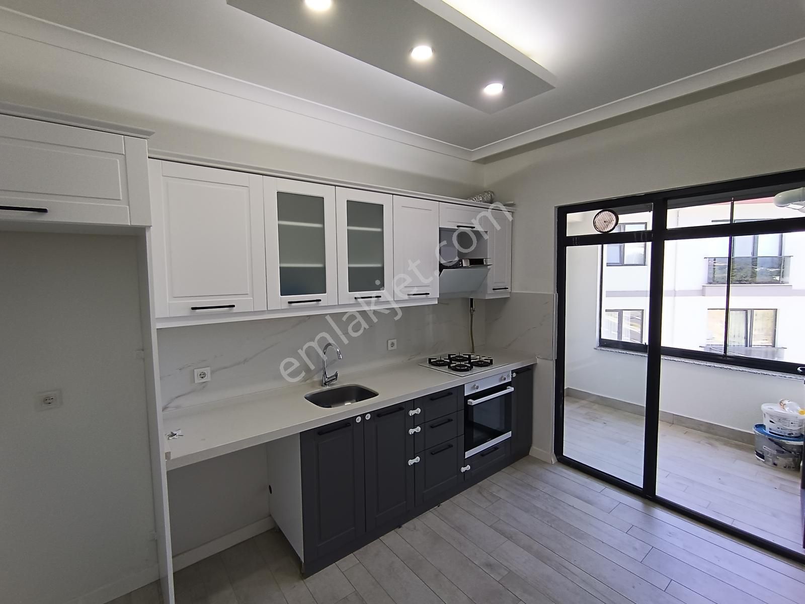 100. Yıl Mah. 3 Yıllık Binada Satılık İskanlı 2+1 - Görsel 6