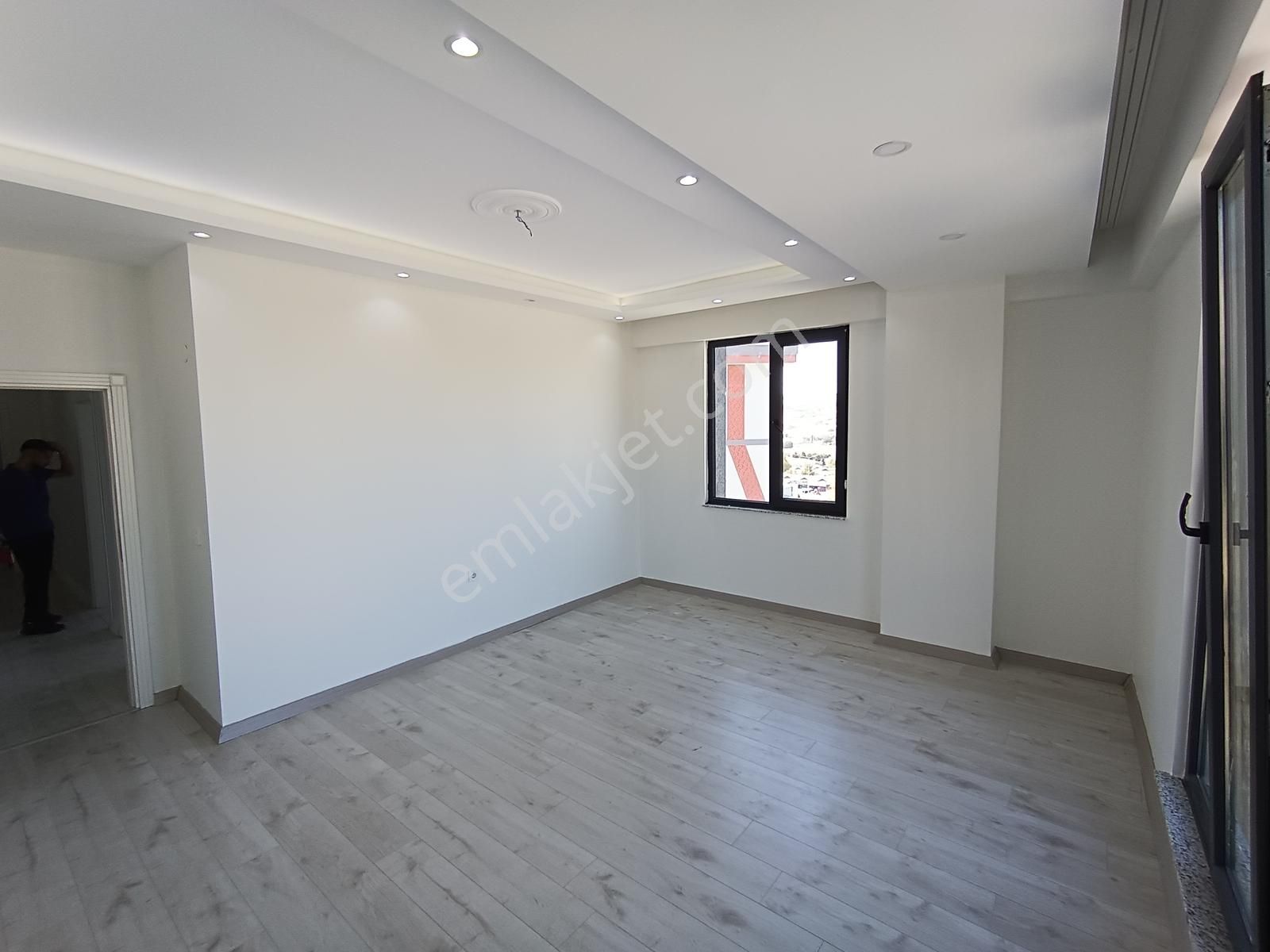 100. Yıl Mah. 3 Yıllık Binada Satılık İskanlı 2+1 - Görsel 7