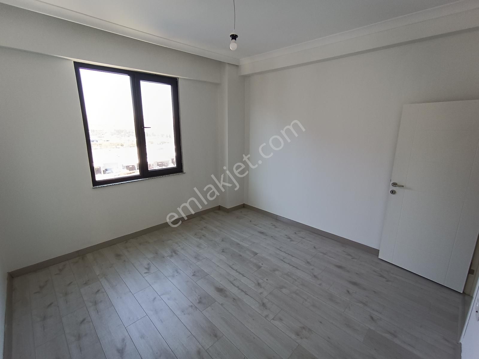 100. Yıl Mah. 3 Yıllık Binada Satılık İskanlı 2+1 - Görsel 14