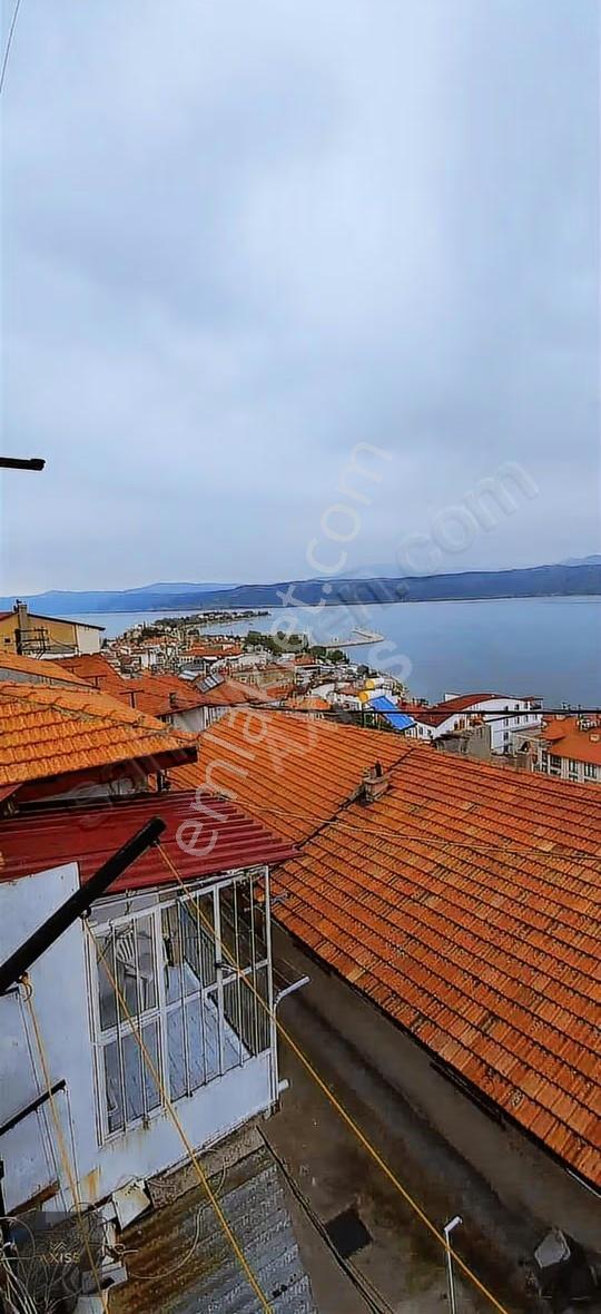 Eğirdir Hacı Şeyh Mah Göl Ada Manzaralı 3 Katlı Komple Satılık - Görsel 6