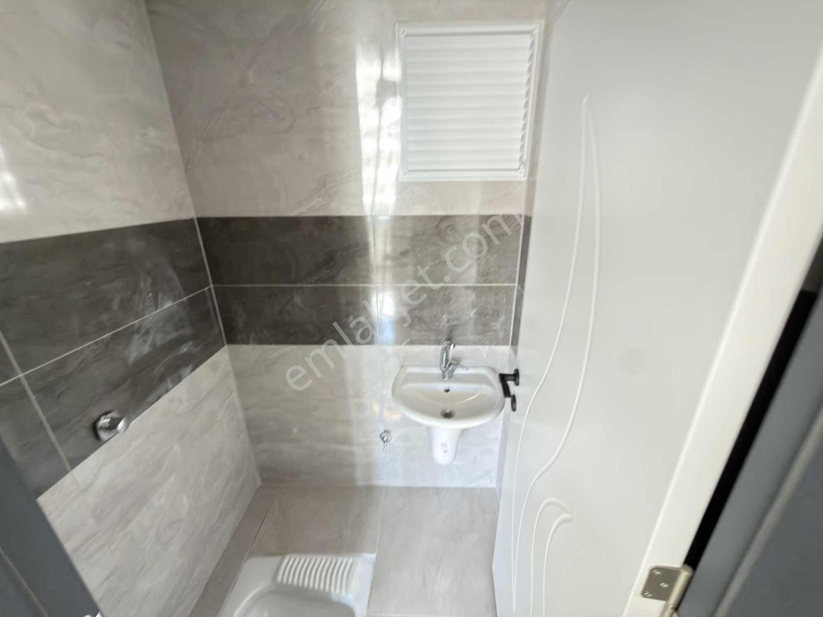 Sütçüler Mh Tahtakale Yanı Kat Genişliğinde Ayrı Mutfak 2+1 - Görsel 10