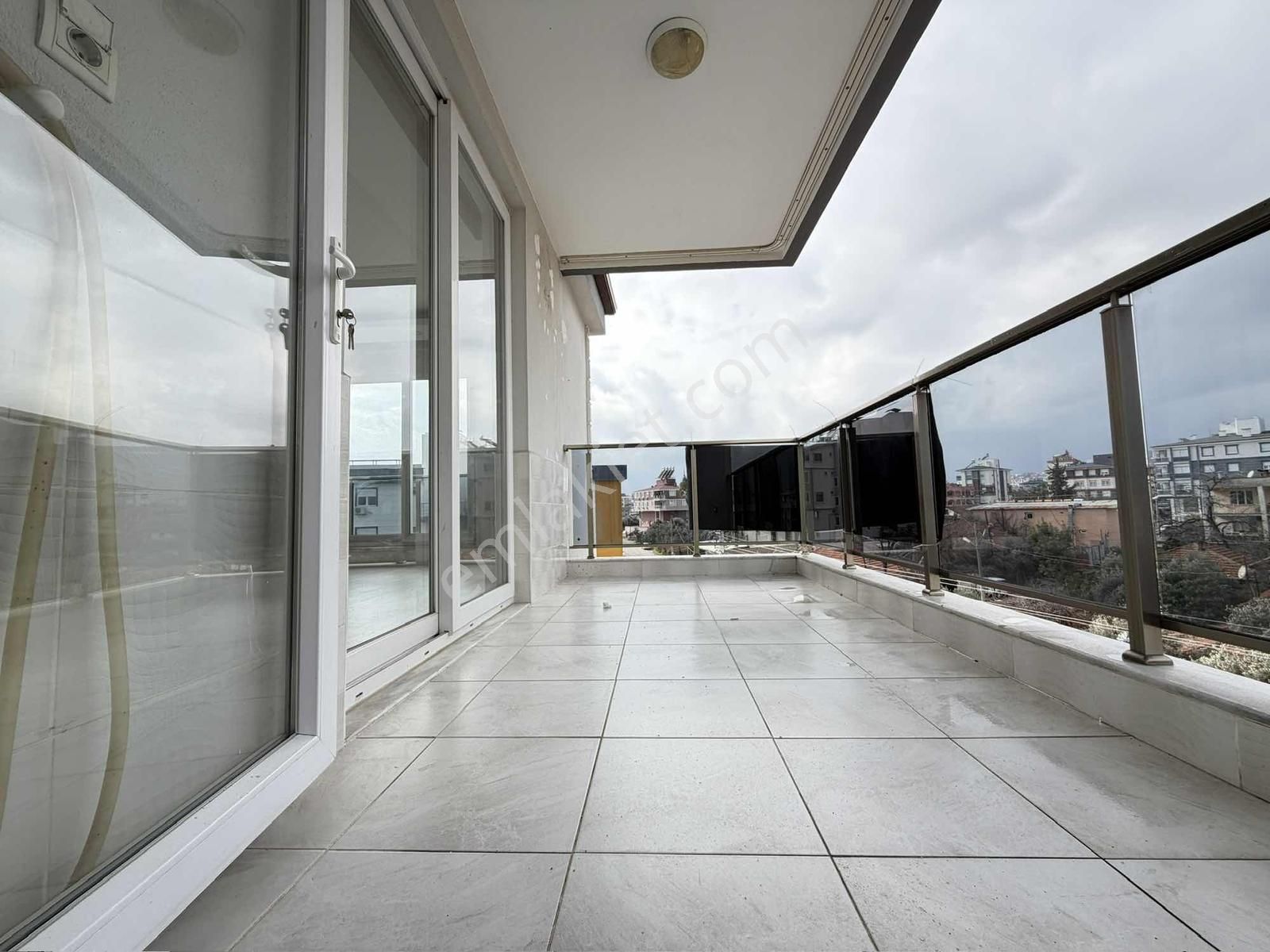 Sütçüler | Perşembe Pazarı Yanı | 105 M² Asansör Üstü Çatılı - Görsel 4