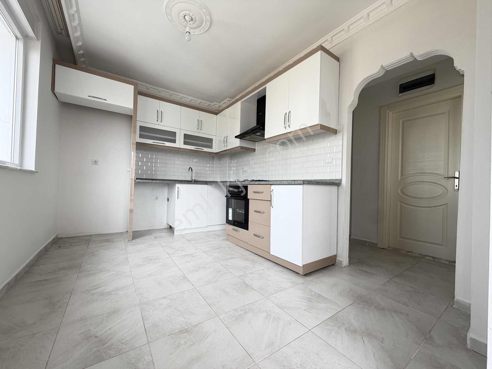 Sütçüler | Perşembe Pazarı Yanı | 105 M² Asansör Üstü Çatılı - Görsel 14