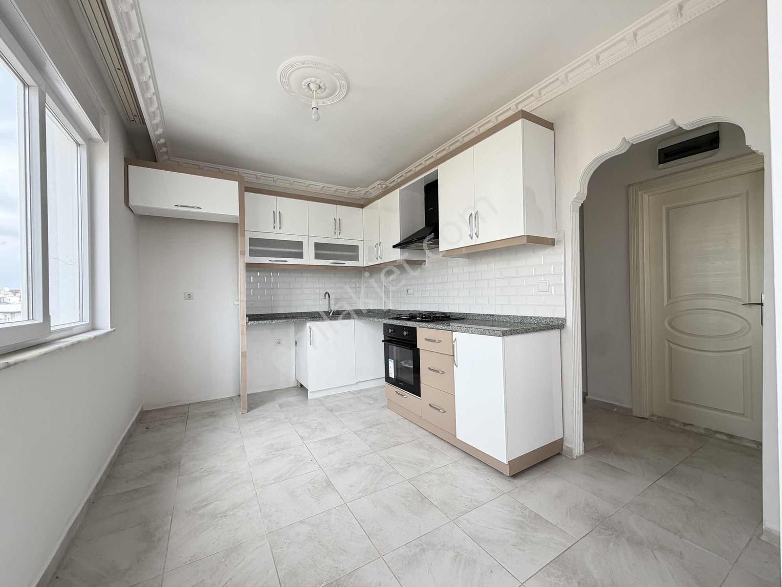 Sütçüler | Perşembe Pazarı Yanı | 105 M² Asansör Üstü Çatılı - Görsel 15