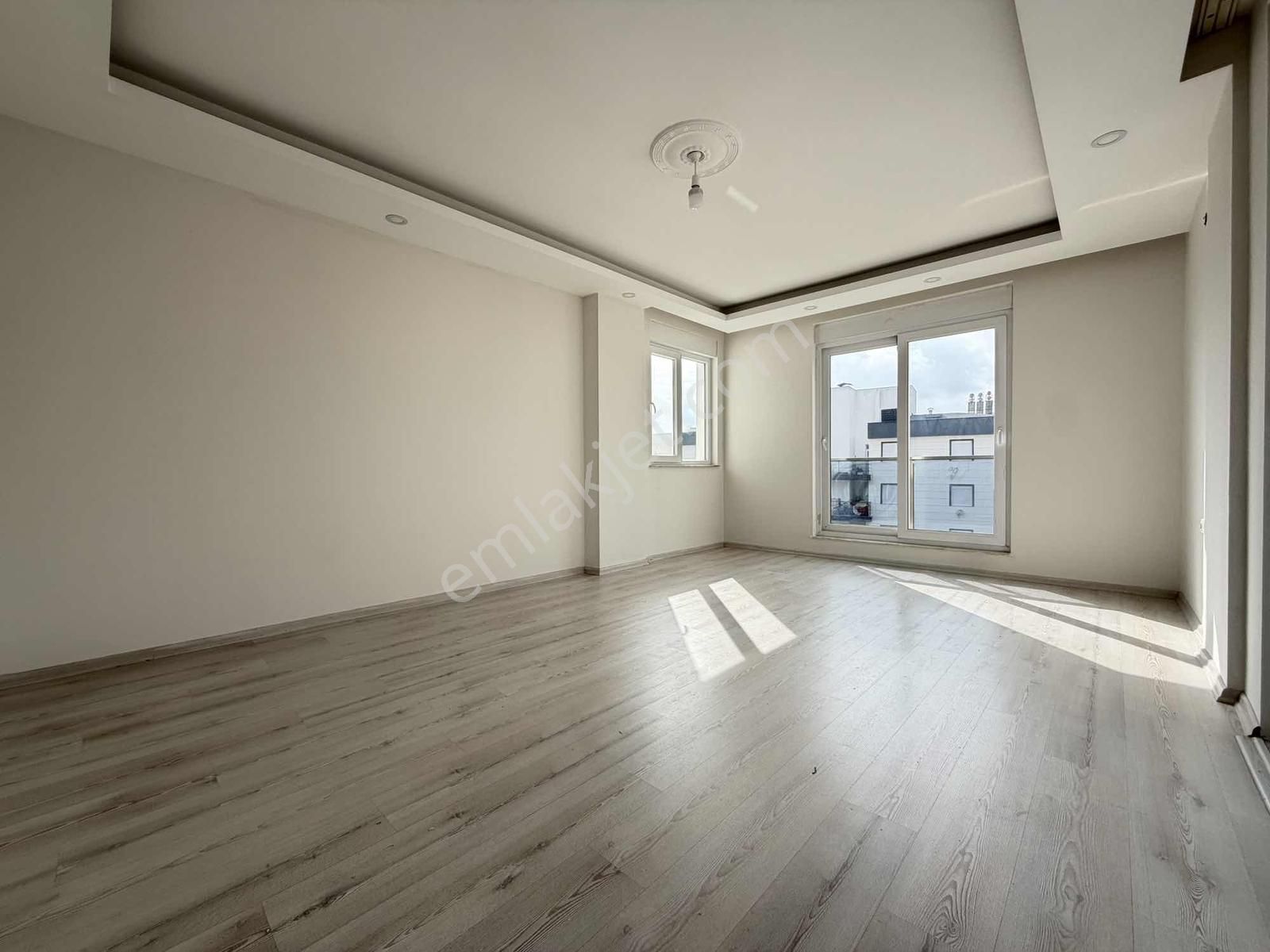 Sütçüler | Perşembe Pazarı Yanı | 105 M² Asansör Üstü Çatılı - Görsel 7