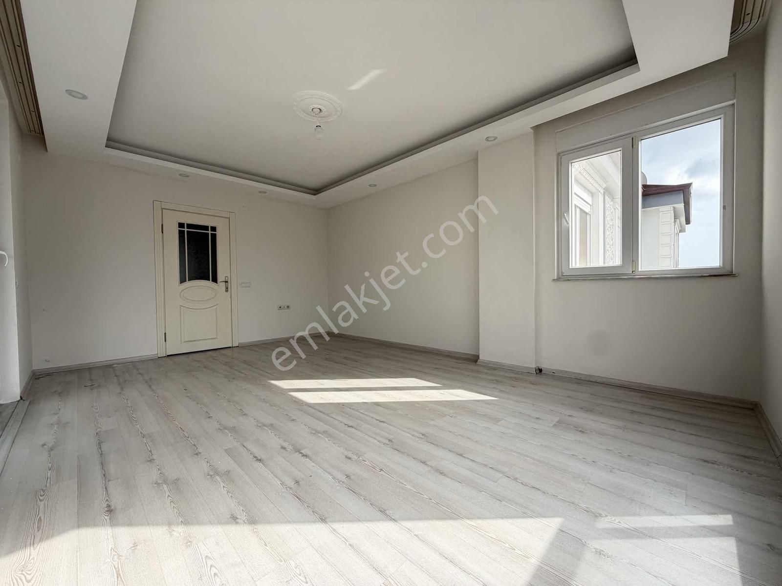 Sütçüler | Perşembe Pazarı Yanı | 105 M² Asansör Üstü Çatılı - Görsel 8