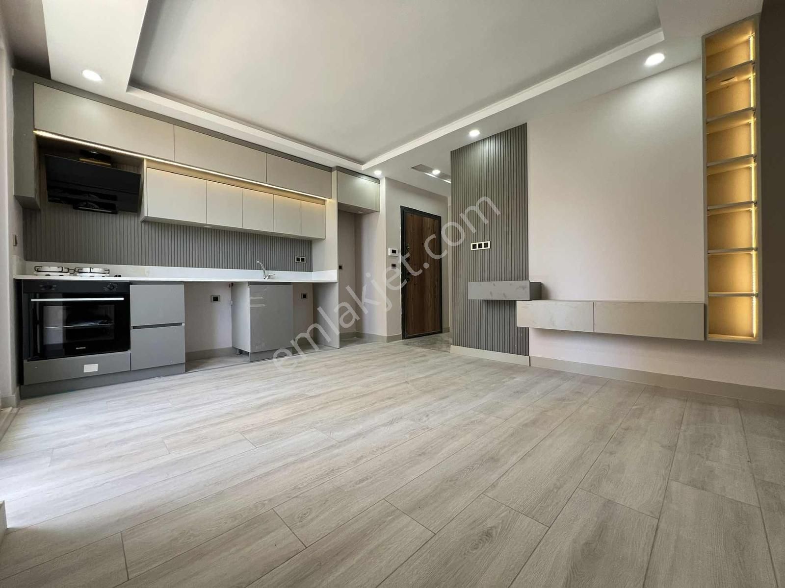 Tahtakale | Tramvaya Yürüme Mesafesi | Asansörlü Kısmi Mobilyalı