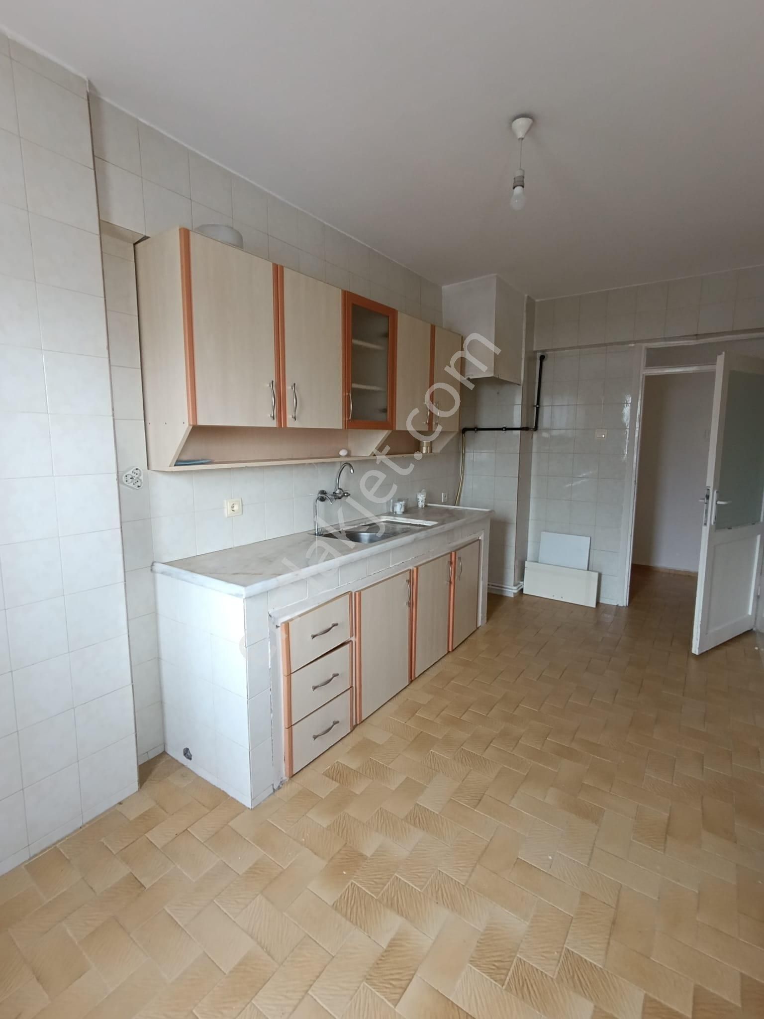 Eğitim Mahallesinde Arakat 3+1 Kiralık Daire - Görsel 9