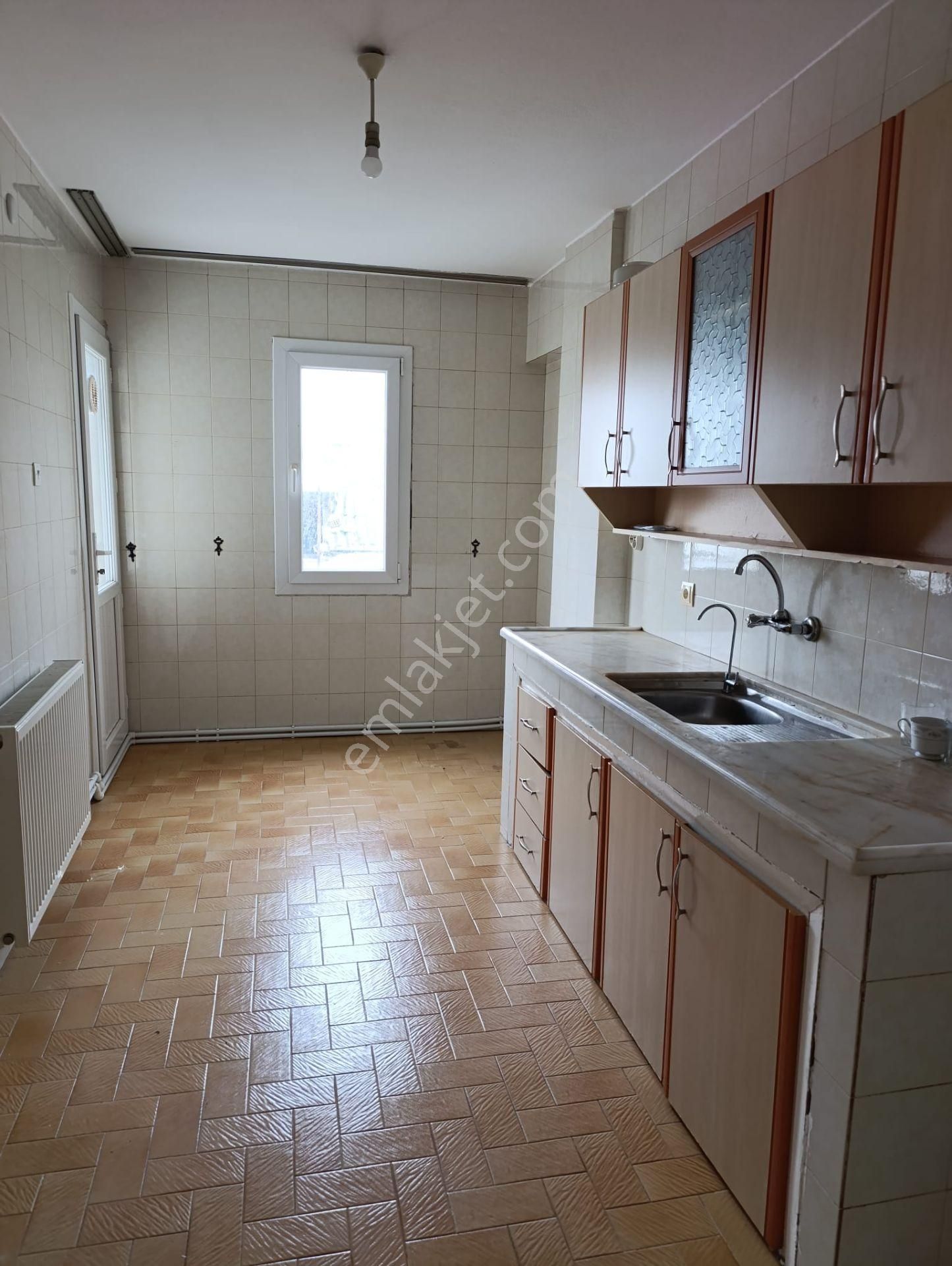 Eğitim Mahallesinde Arakat 3+1 Kiralık Daire - Görsel 8