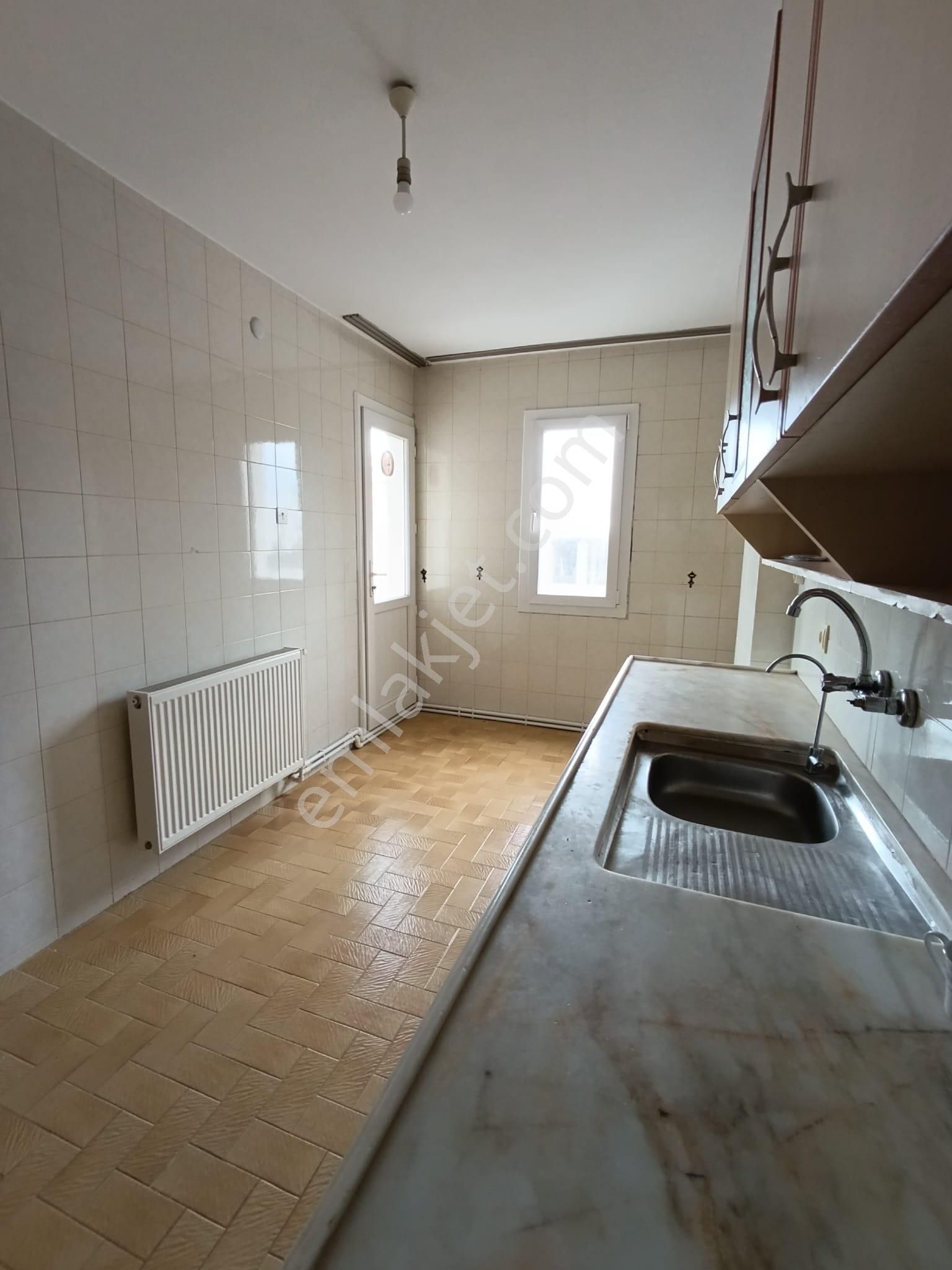 Eğitim Mahallesinde Arakat 3+1 Kiralık Daire - Görsel 11