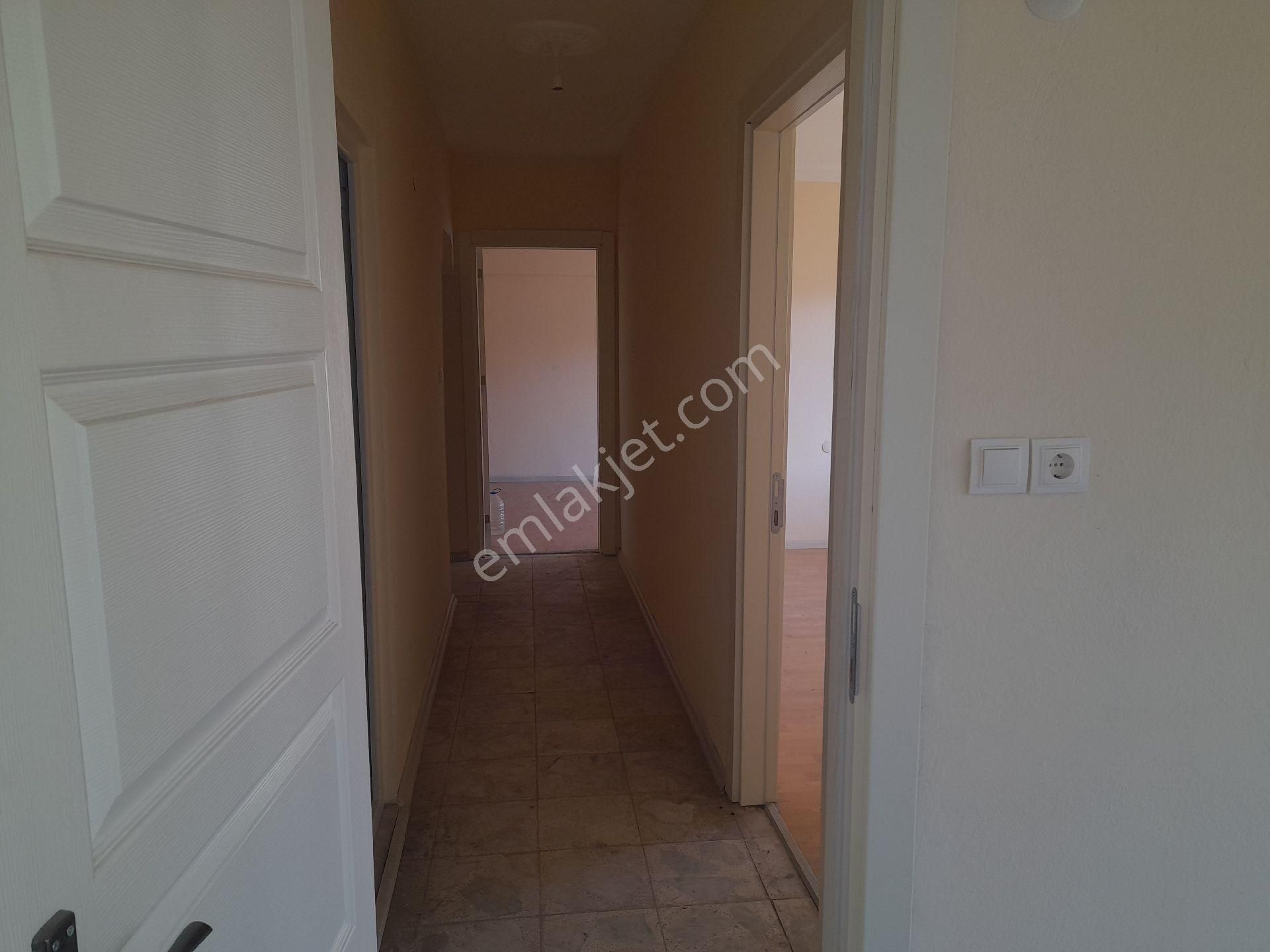 Kurtuluş Mah 2+1 Merkezi Konumunda Ön Ve Arka Çepede Bahçeli Satılık Daire