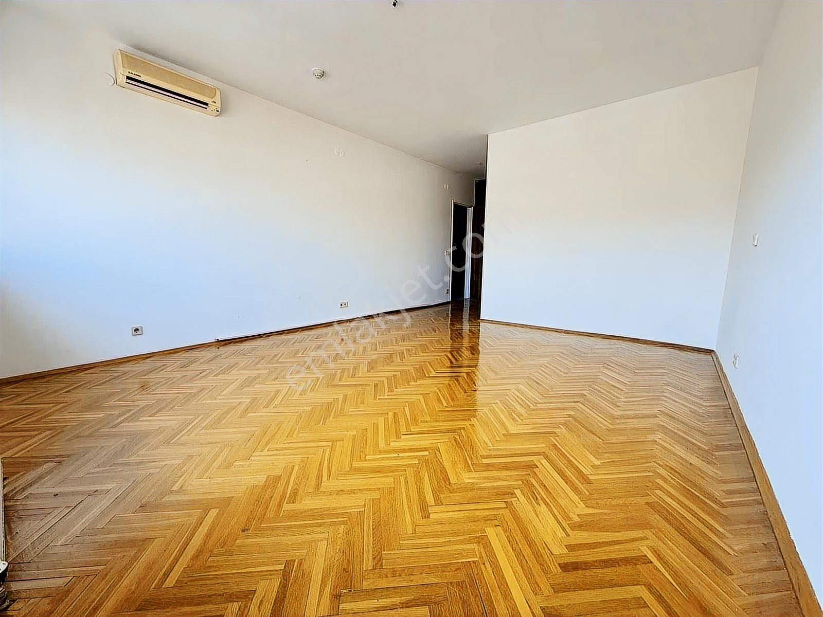 Çankaya'da Portakal Çiçeği Parkı Manzaralı Kiralık 5+1 Daire - Görsel 24