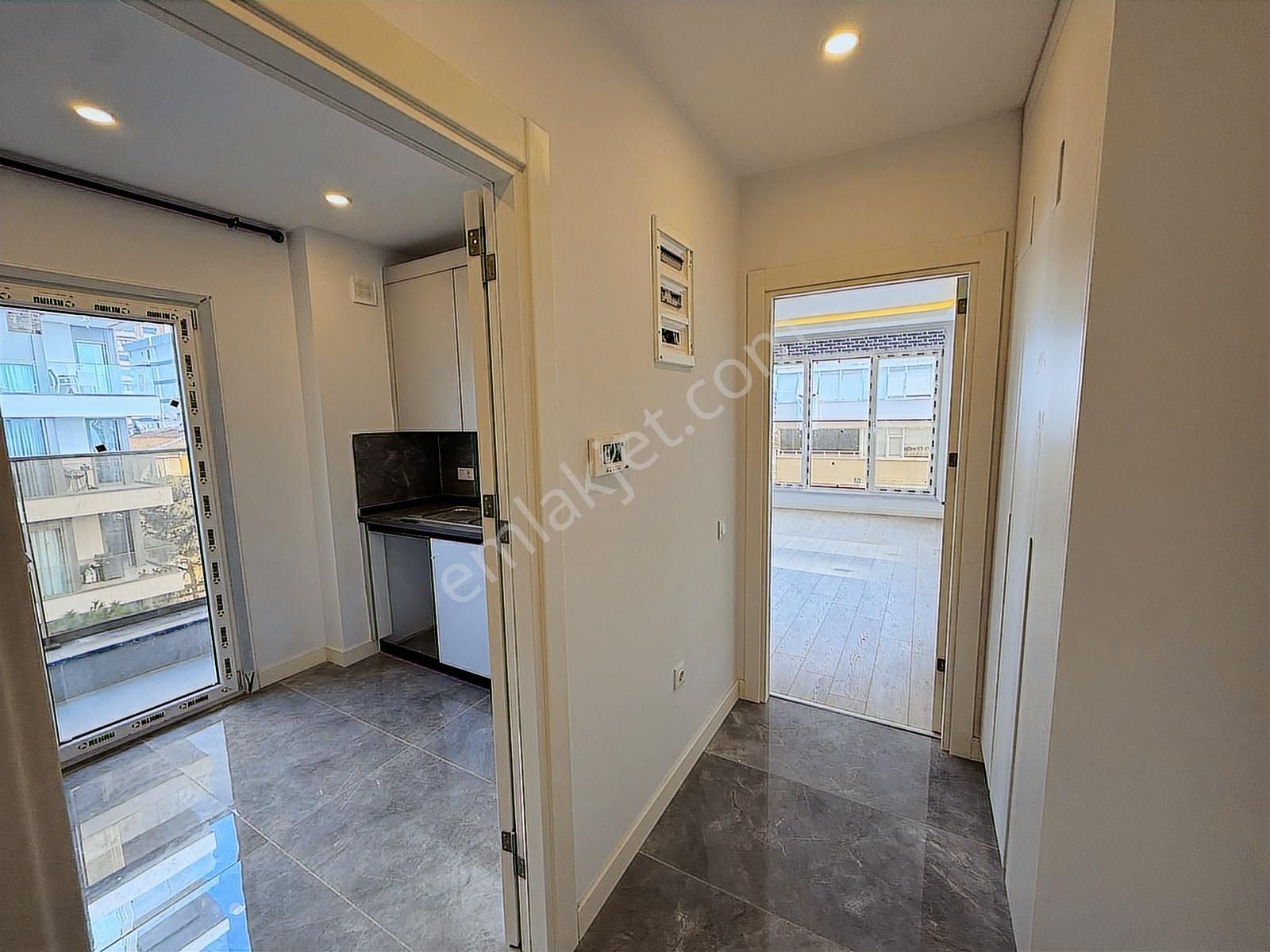 Kaptan Köşkü 4+2 195 M² Dubleks Kombili & Çift Girişli & Teraslı - Görsel 15