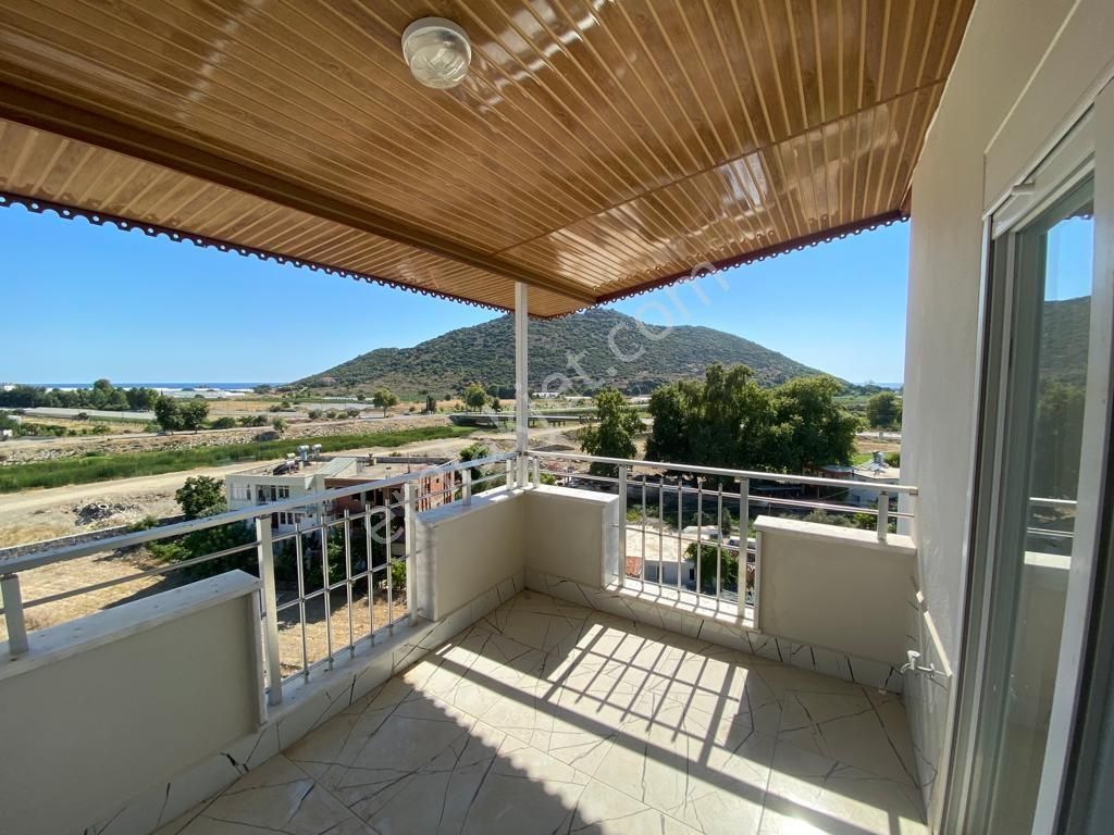 Denize Yakın, Kale Ve Deniz Manzaralı, Ayrı Mutfaklı 4+1 Dublex